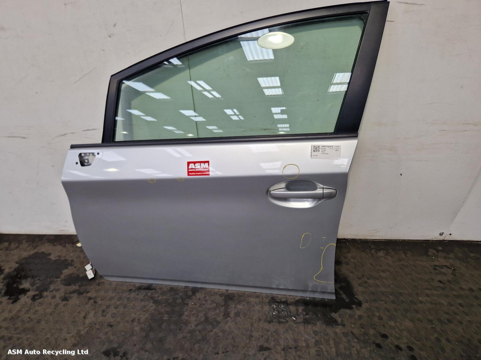 View Auto part L Front Door Toyota Prius 2010