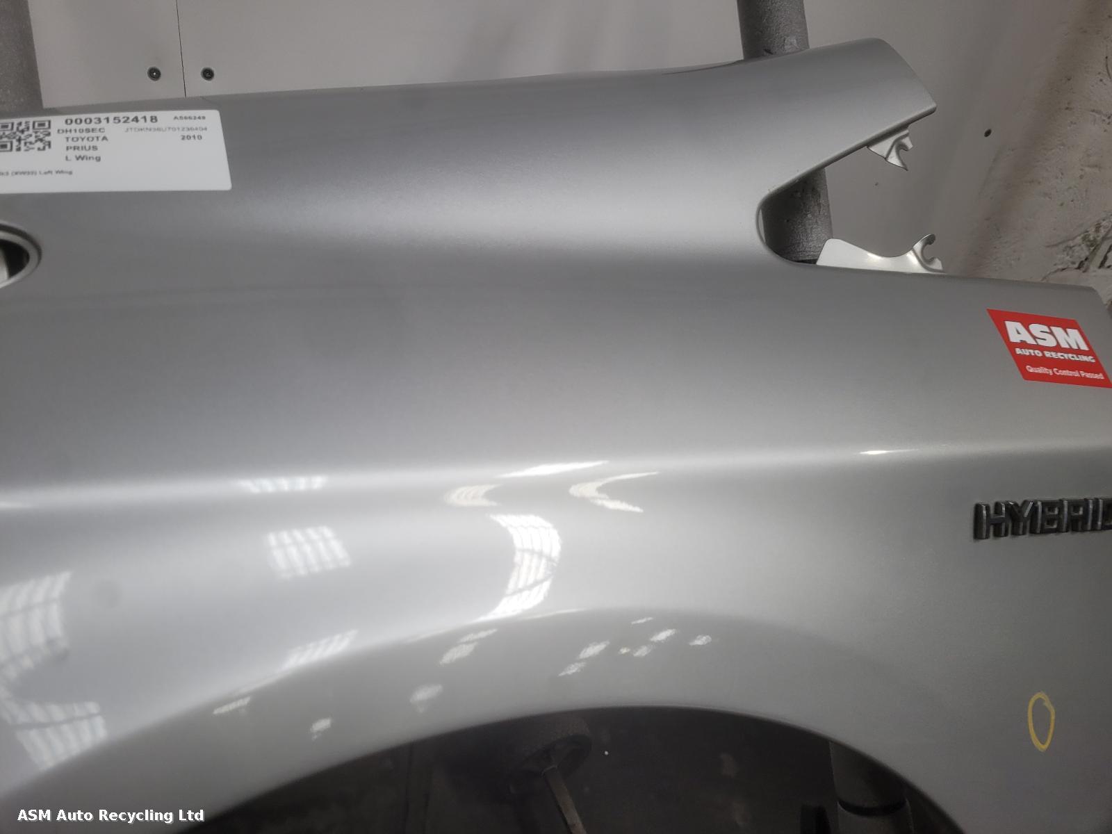 View Auto part L Wing Toyota Prius 2010