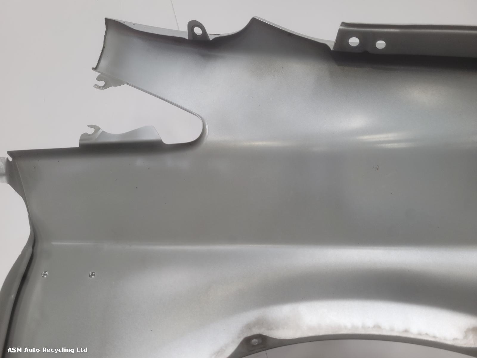 View Auto part L Wing Toyota Prius 2010