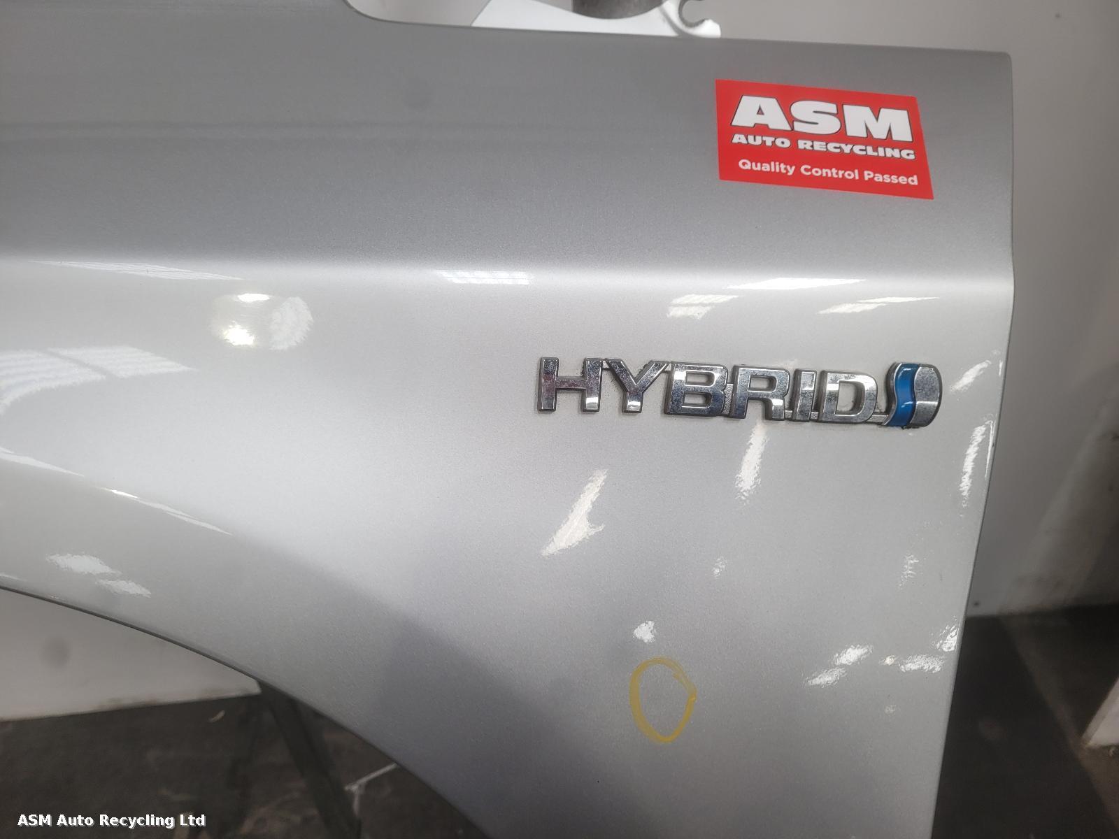 View Auto part L Wing Toyota Prius 2010