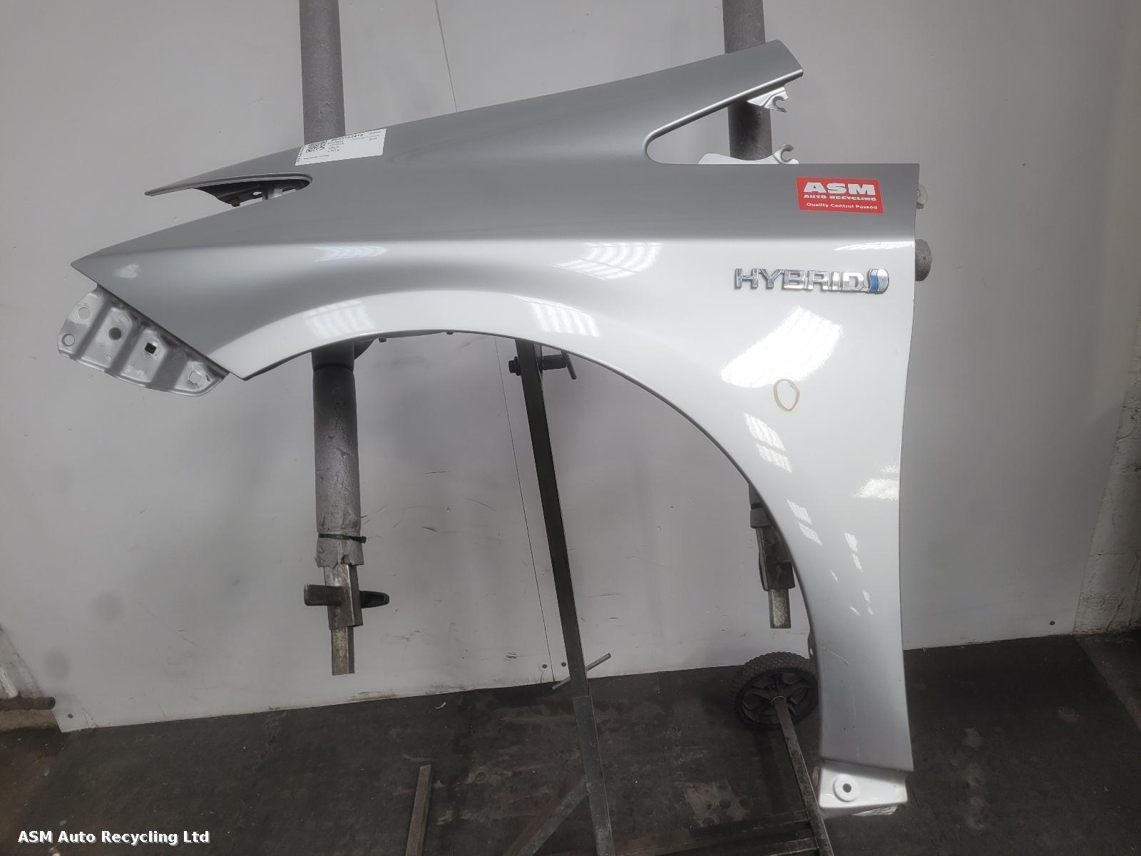 View Auto part L Wing Toyota Prius 2010