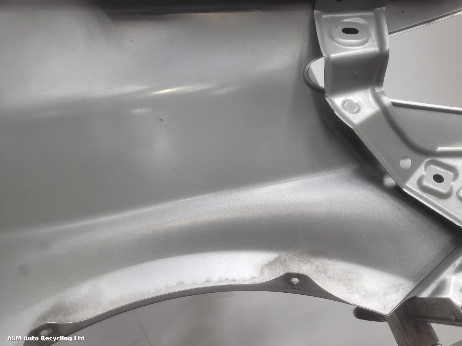 View Auto part L Wing Toyota Prius 2010