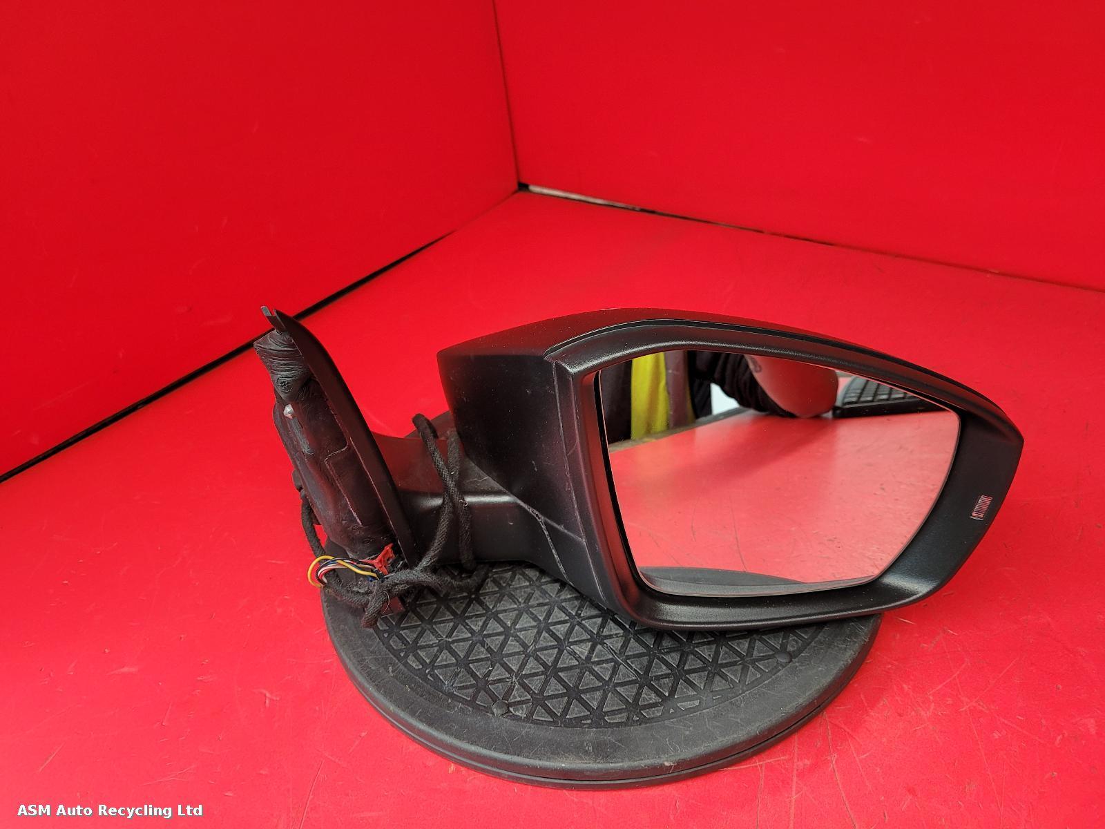 View Auto part R Door Mirror Skoda Octavia 2016