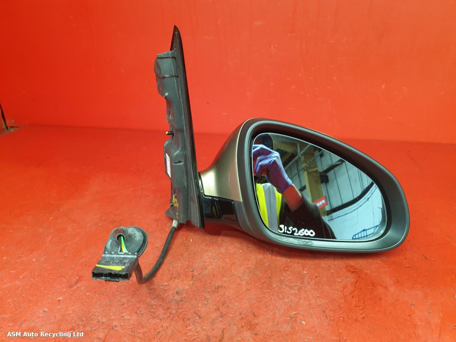 View Auto part R Door Mirror Vauxhall Astra 2014