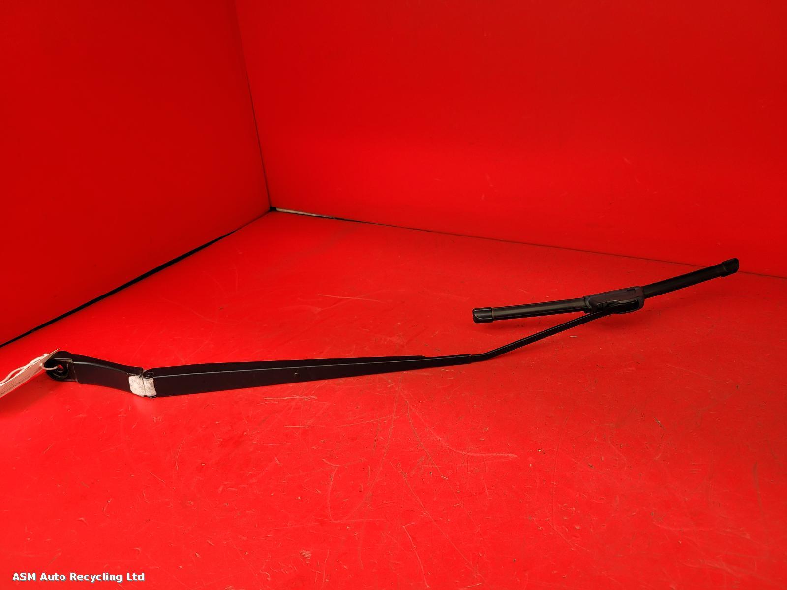 View Auto part Wiper Arm Nissan Micra 2017