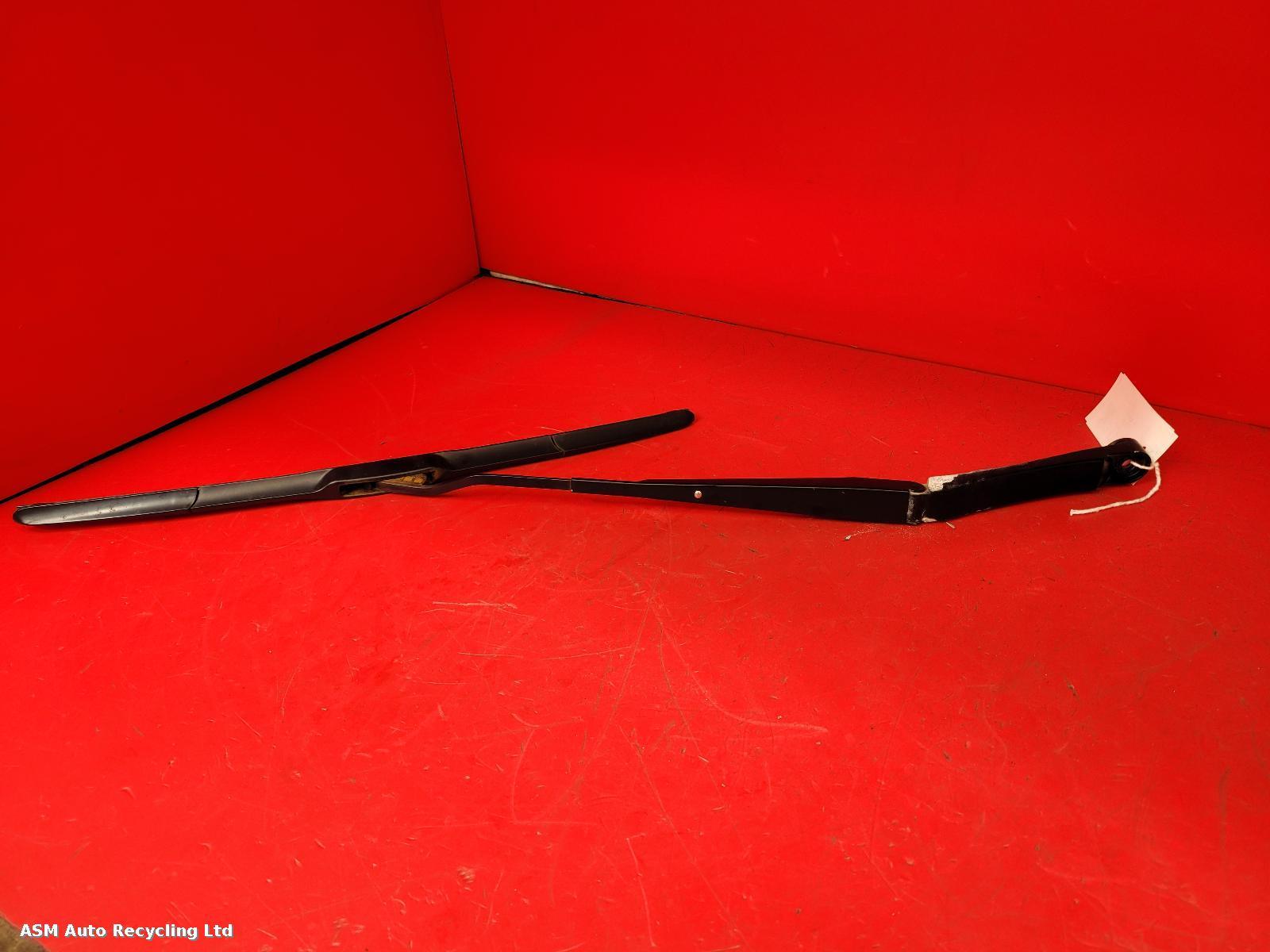 View Auto part Wiper Arm Nissan Micra 2017