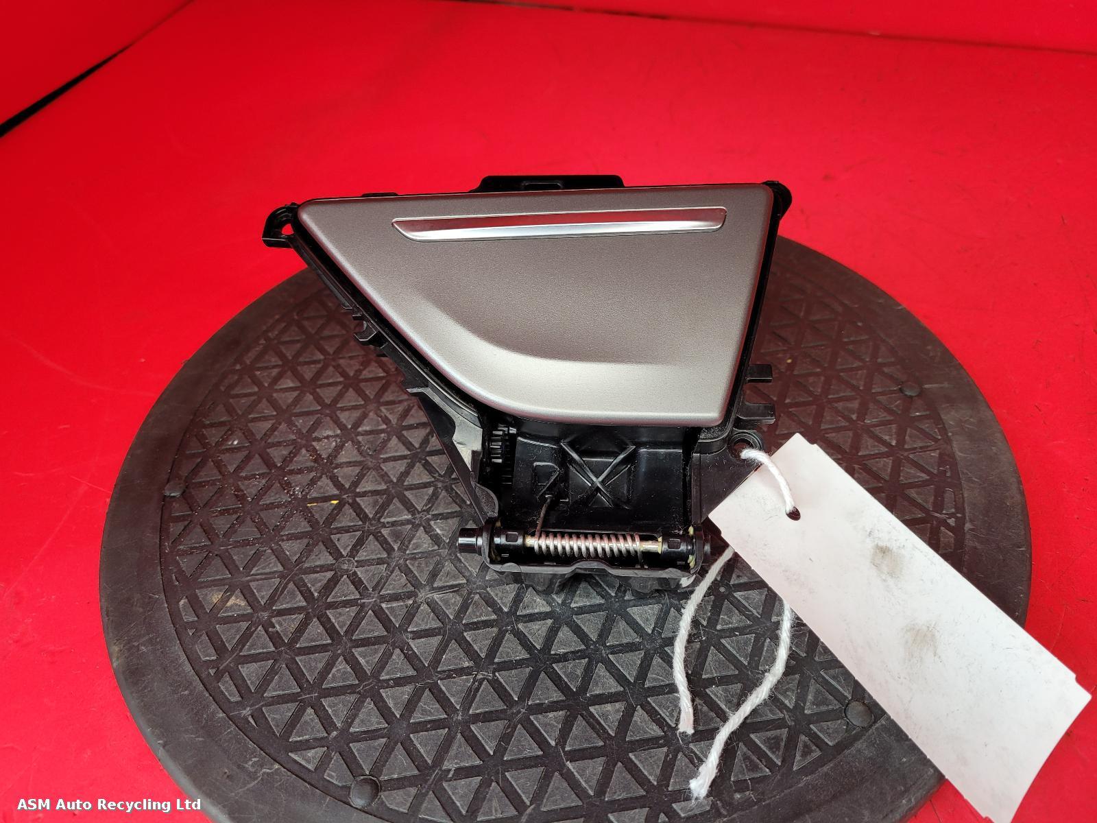 View Auto part Ashtray Bmw 7 Series 2016