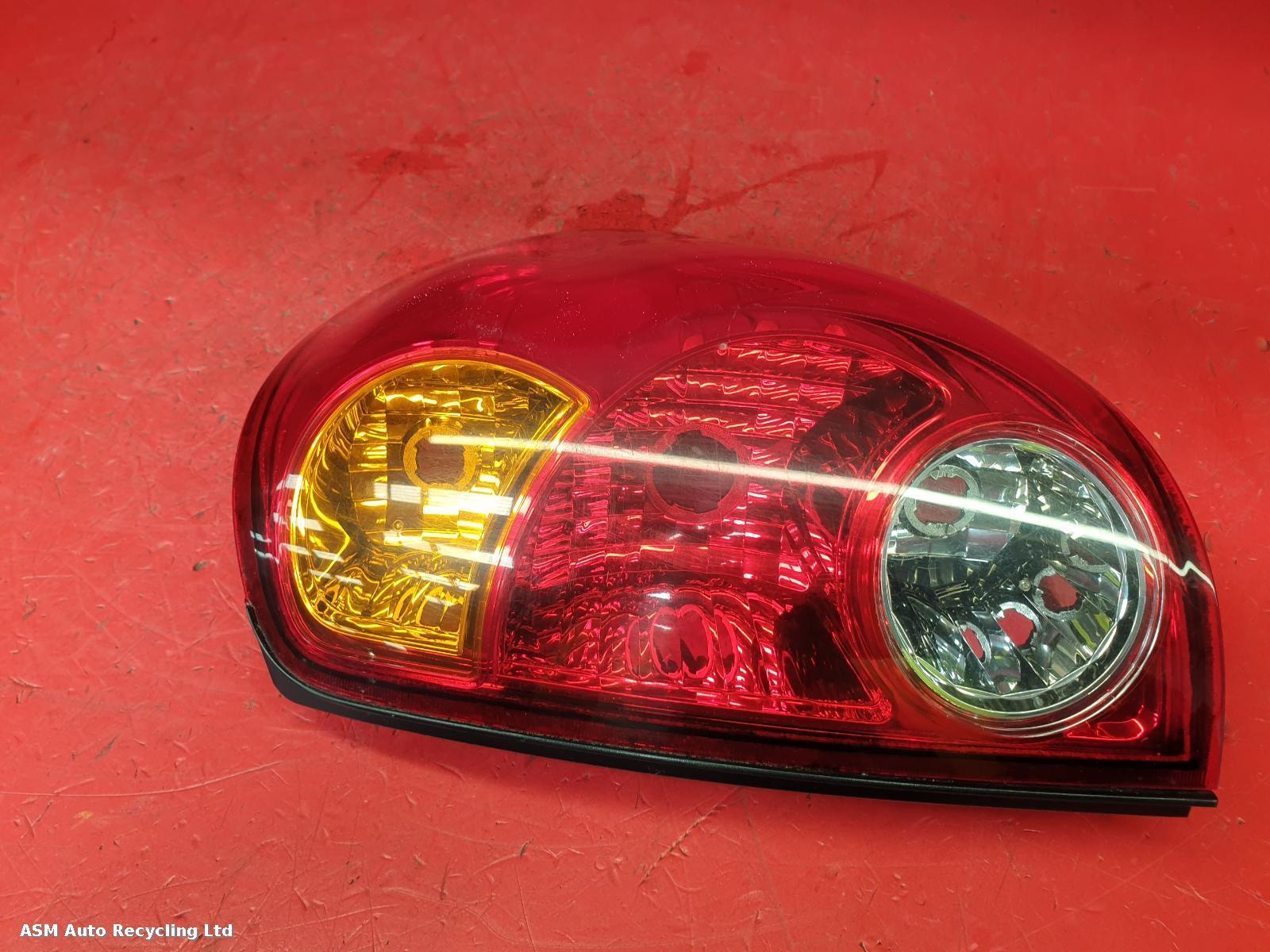 View Auto part R Taillight Mitsubishi L200 2014
