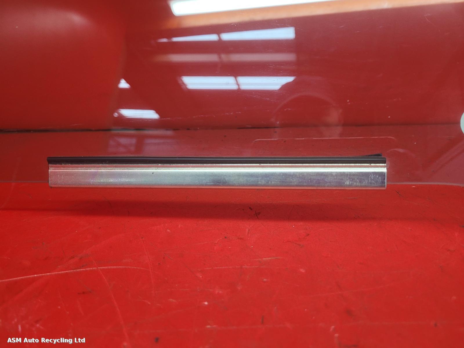 View Auto part LF Door Window Toyota Yaris 2013