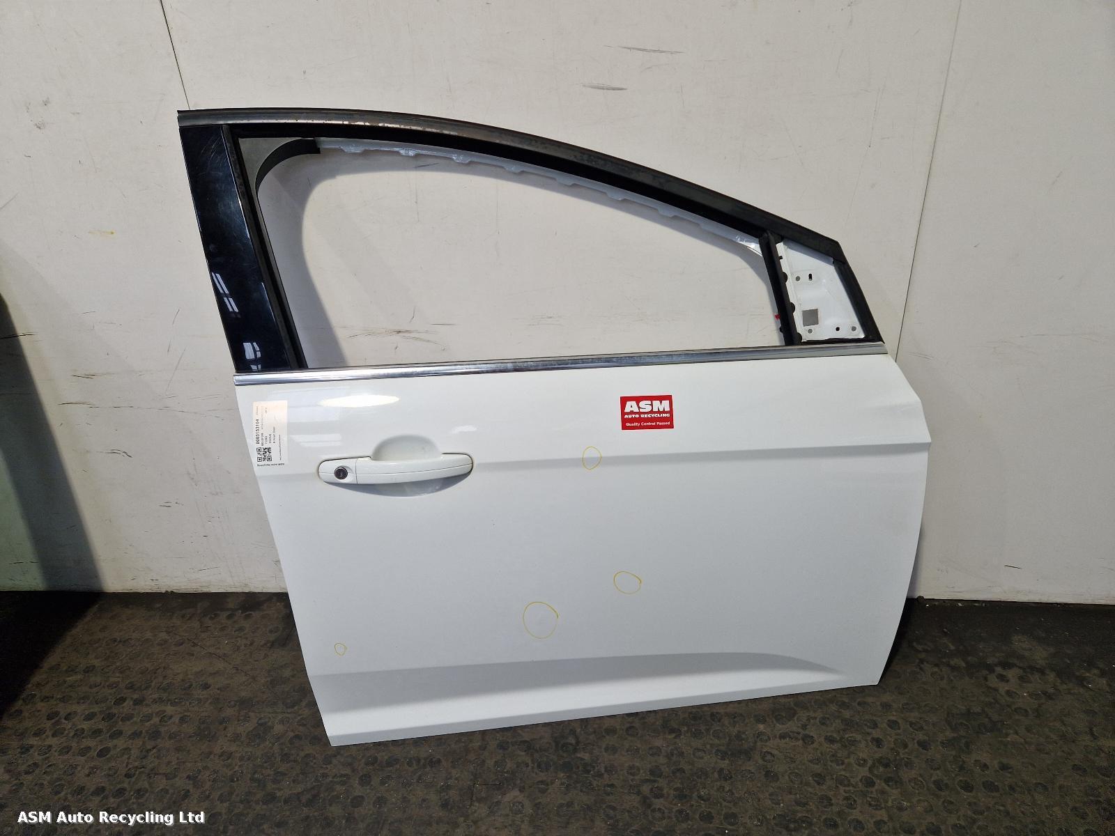 View Auto part R Front Door Ford Focus 2012