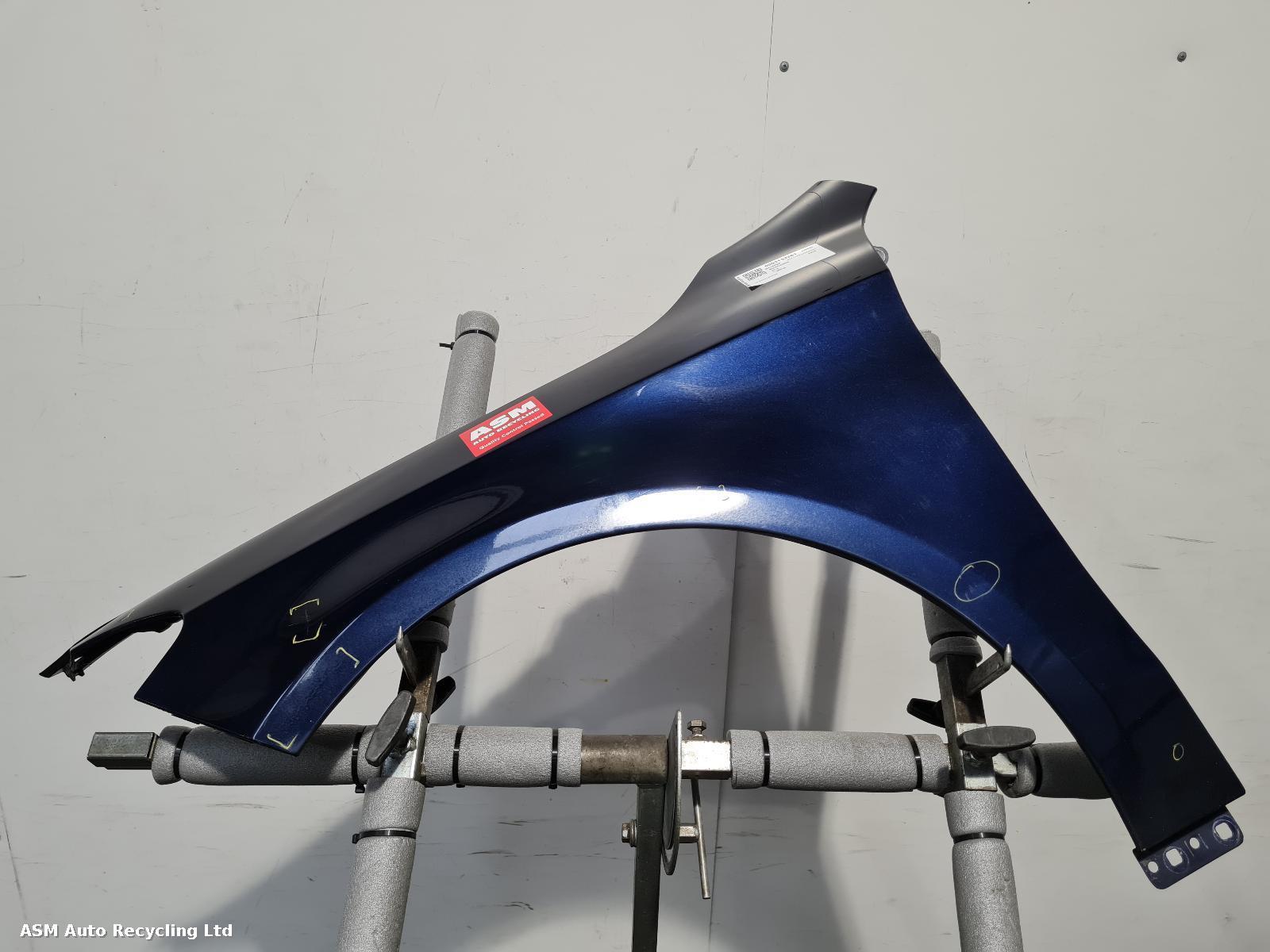 View Auto part L Wing Mercedes Cla 2018