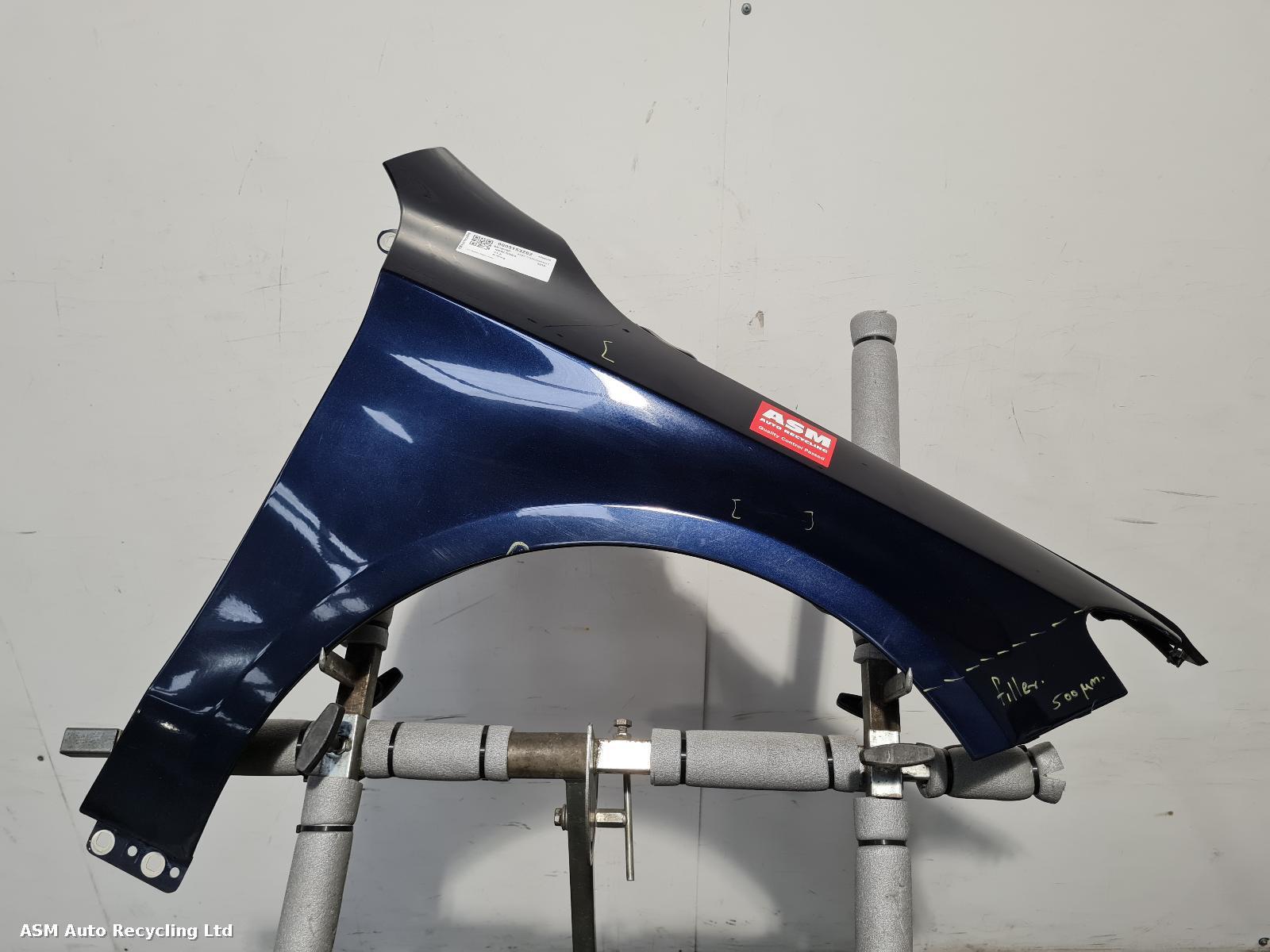 View Auto part R Wing Mercedes Cla 2018