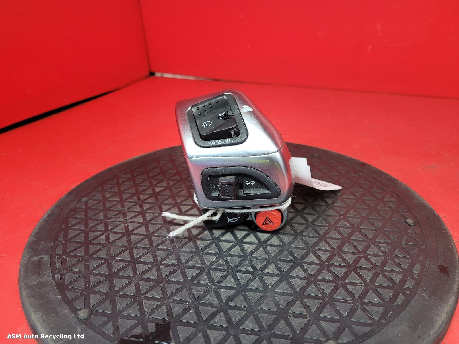 View Auto part LH Switch Gear Piaggio Mp3 300 Lt Business 2018