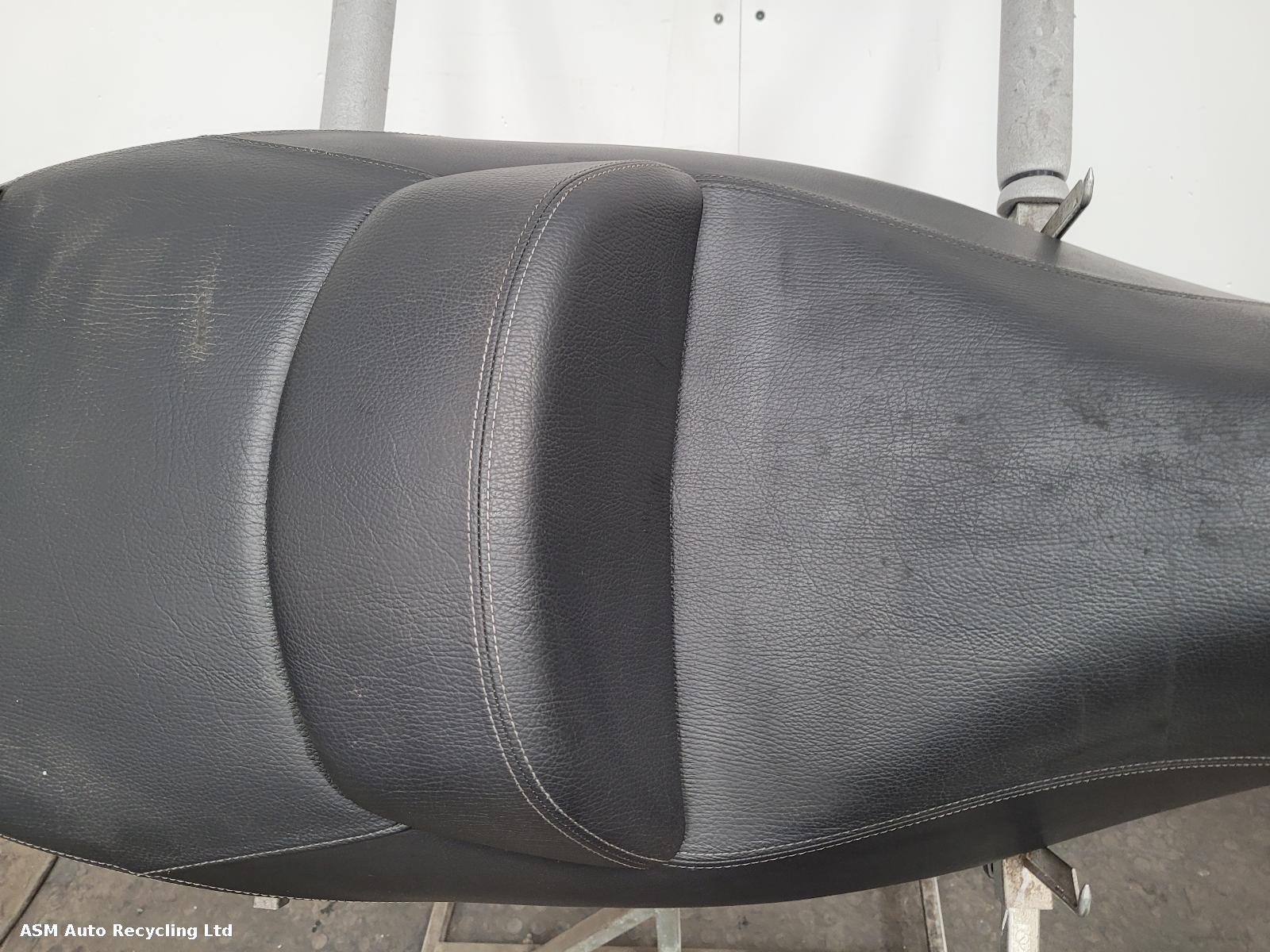 View Auto part Front Seat Piaggio Mp3 300 Lt Business 2018