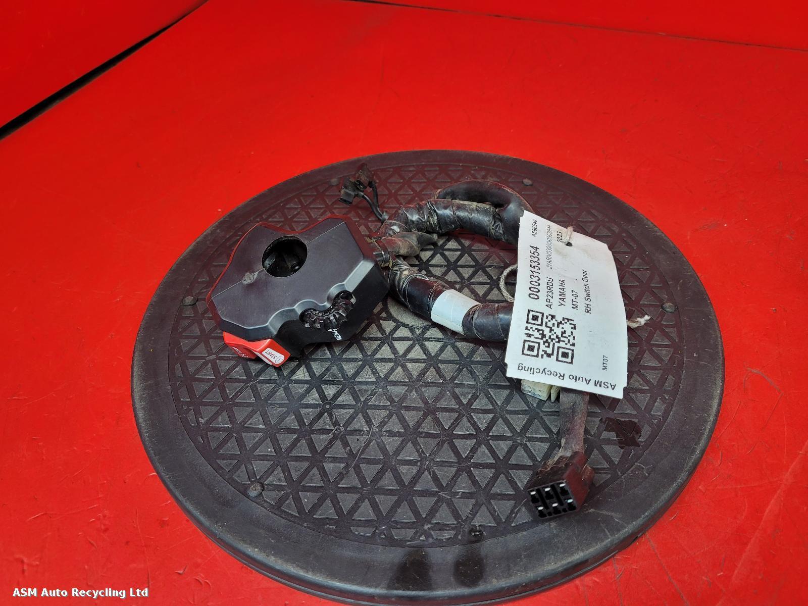 View Auto part RH Switch Gear Yamaha Mt-07  2023