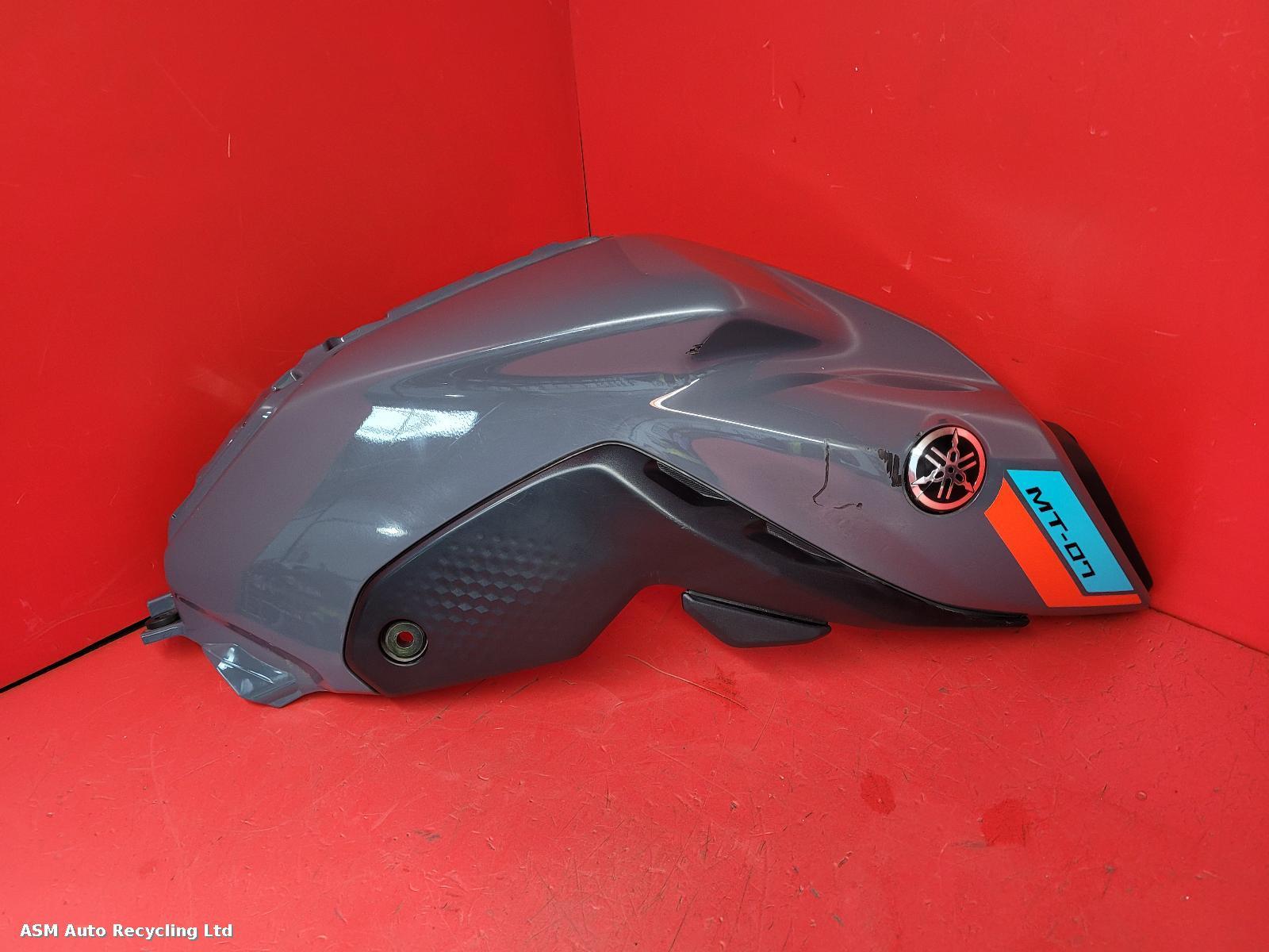 View Auto part Tank Trim Yamaha Mt-07  2023