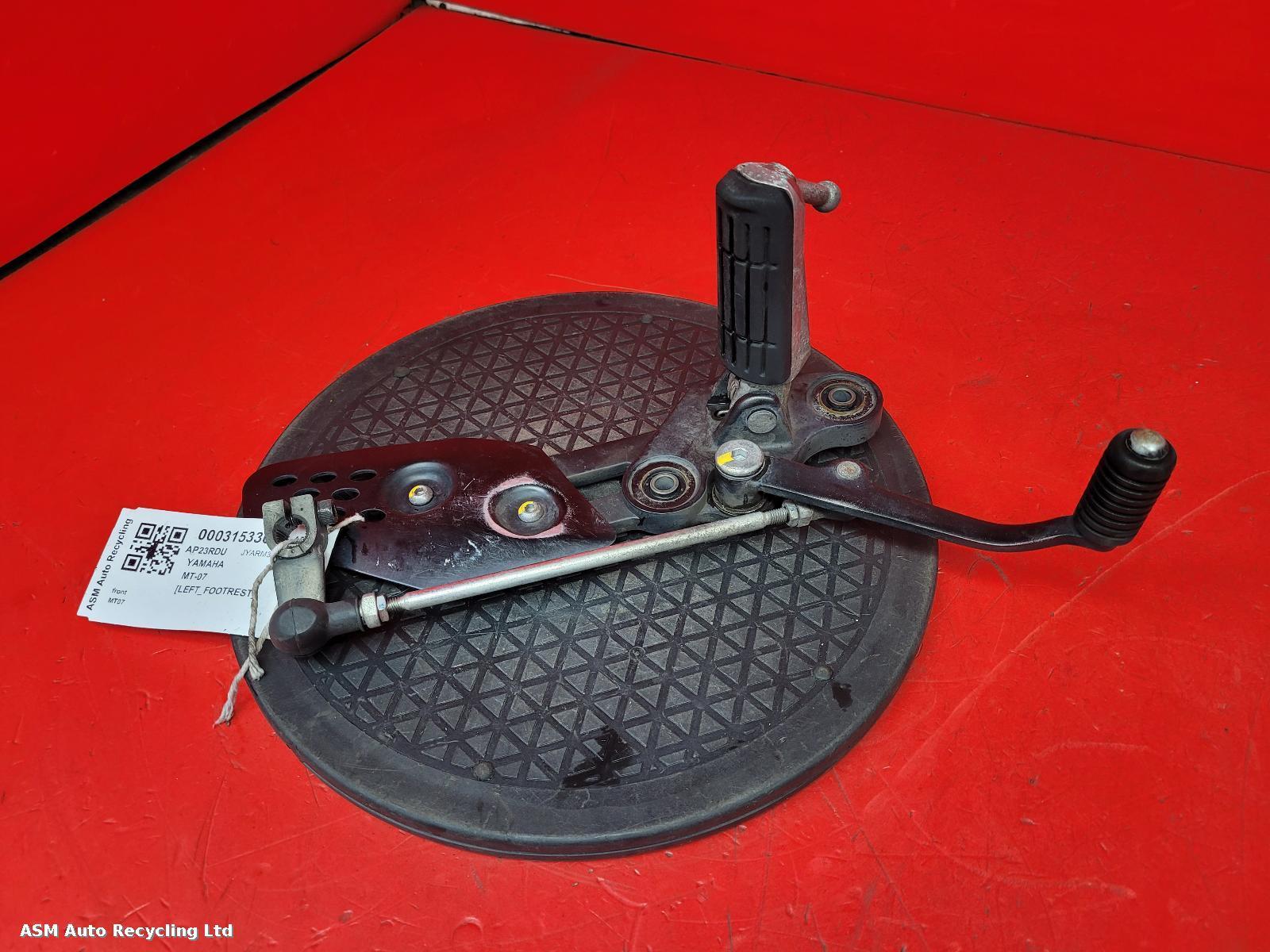 View Auto part Left Footrest Yamaha Mt-07  2023