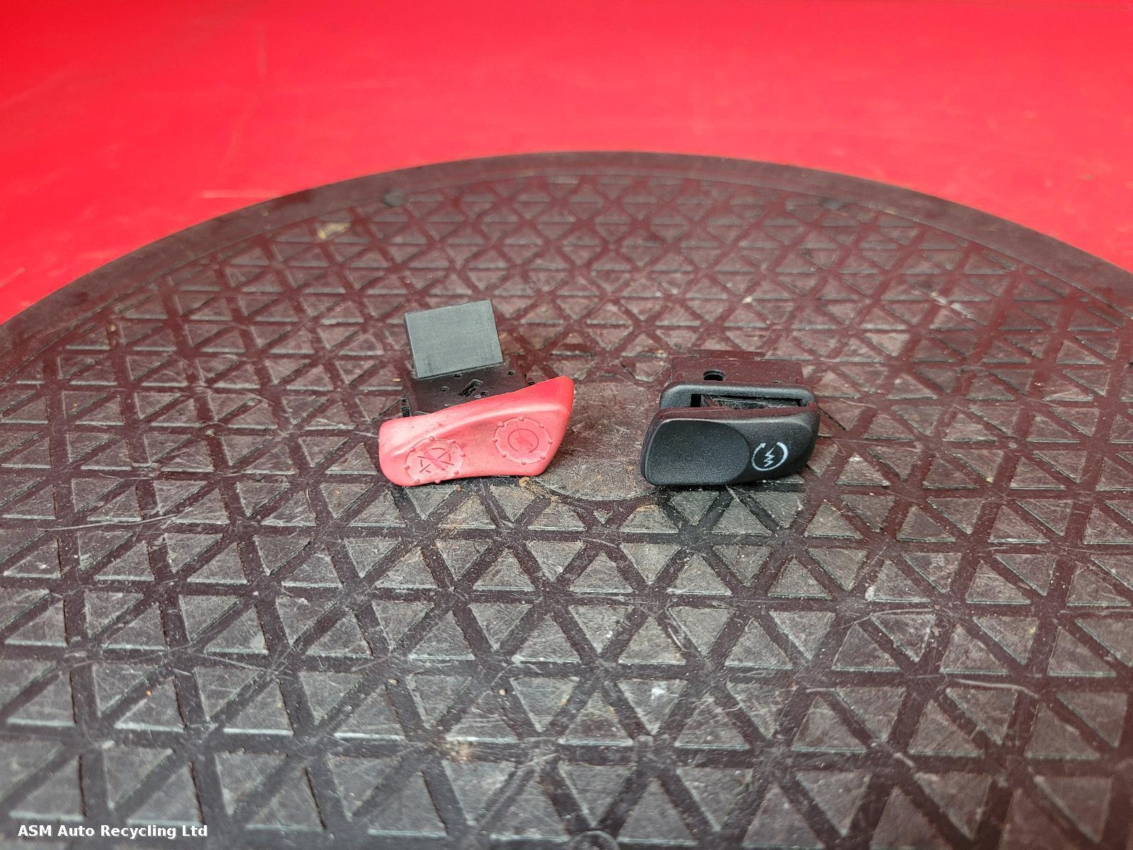 View Auto part Misc Switch Piaggio Vespa 2013