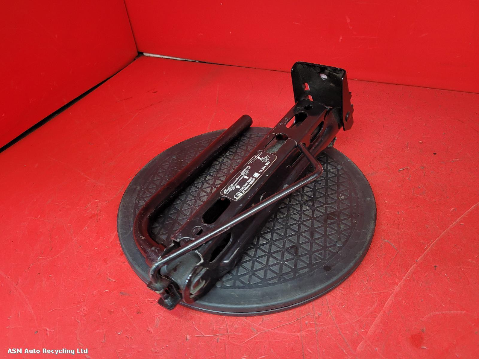 View Auto part Jack Vauxhall Corsa 2012