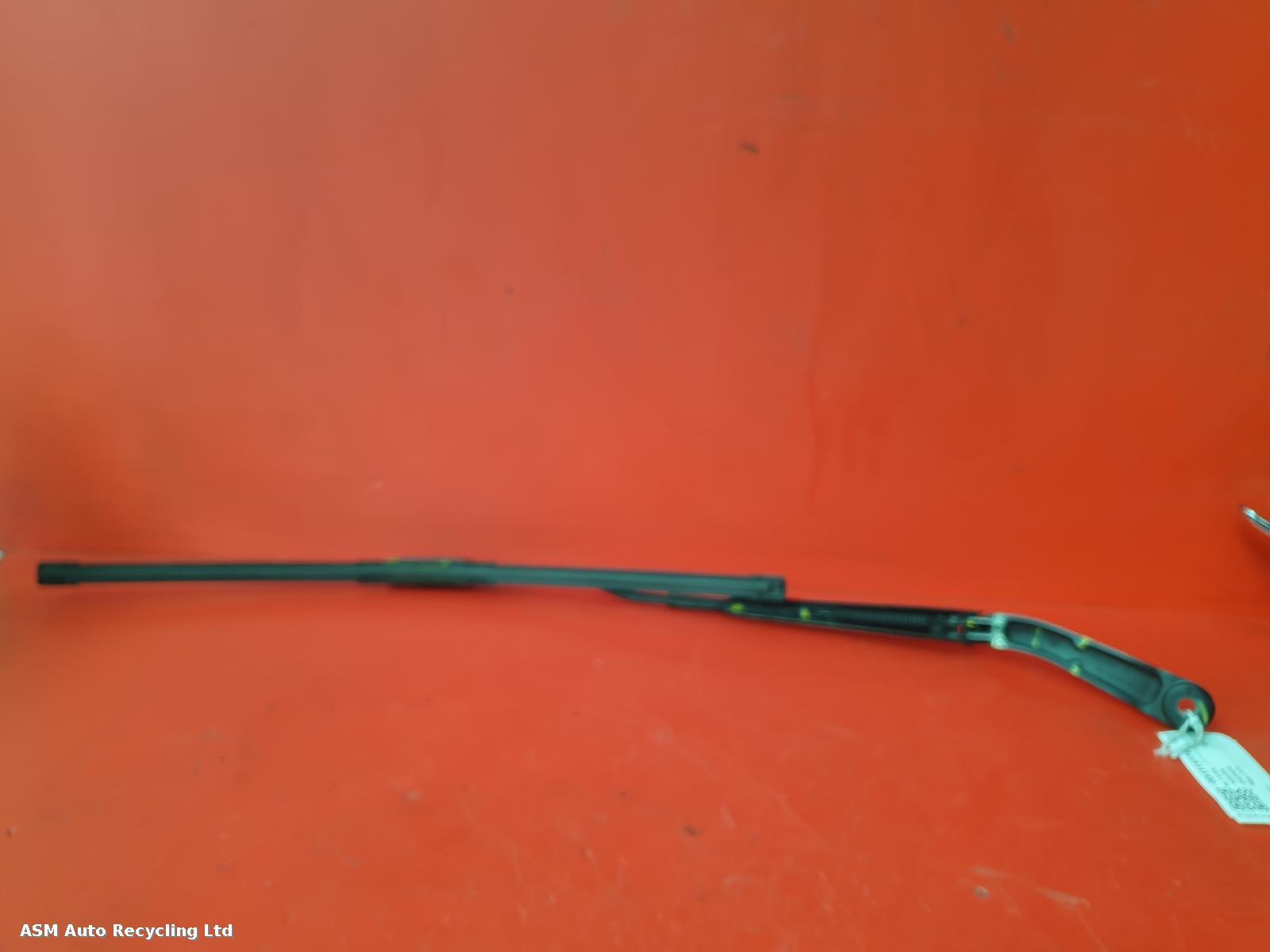 View Auto part Wiper Arm Nissan Qashqai 2013
