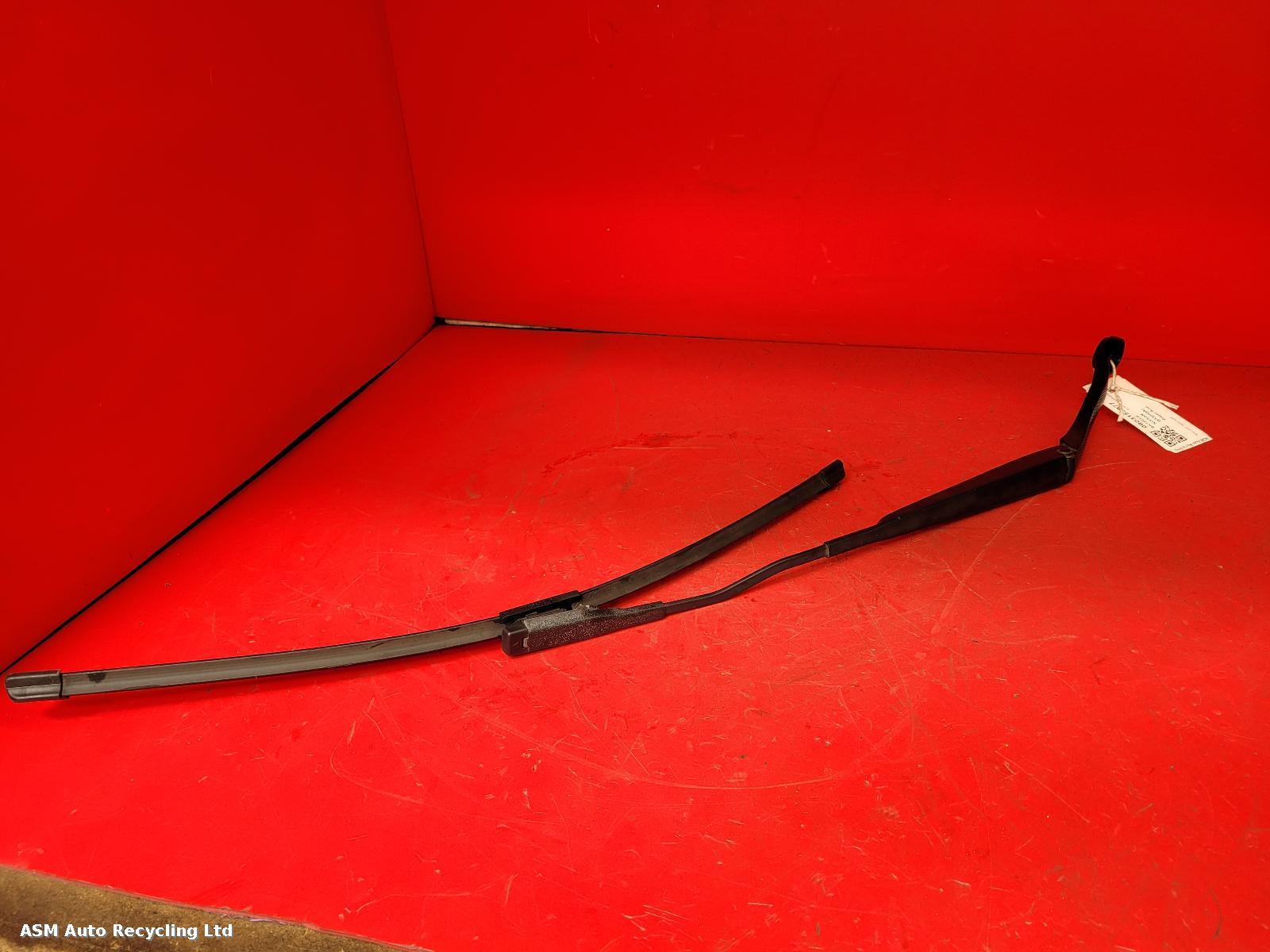 View Auto part Wiper Arm Nissan Qashqai 2012