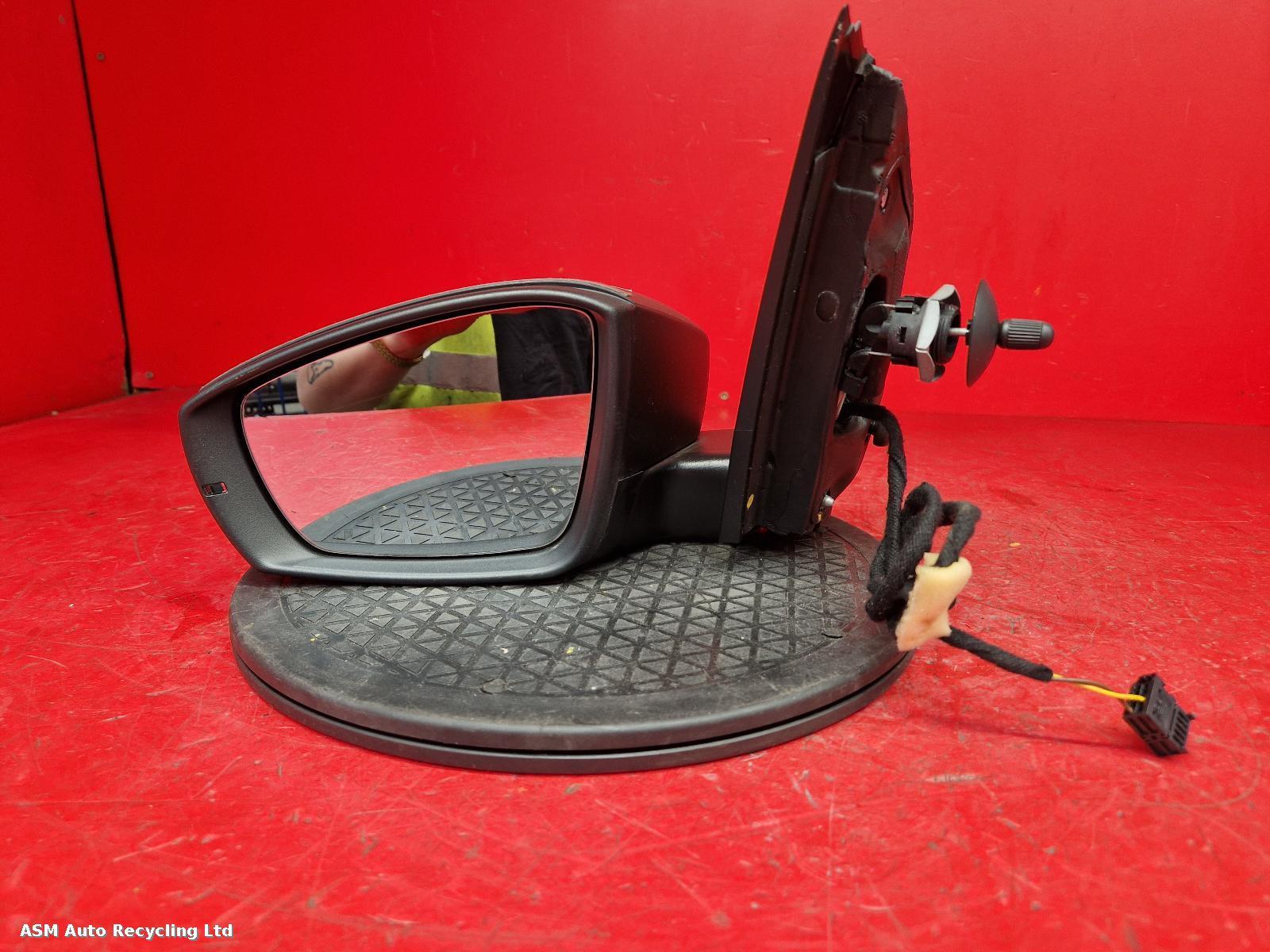 View Auto part L Door Mirror Volkswagen Polo 2011