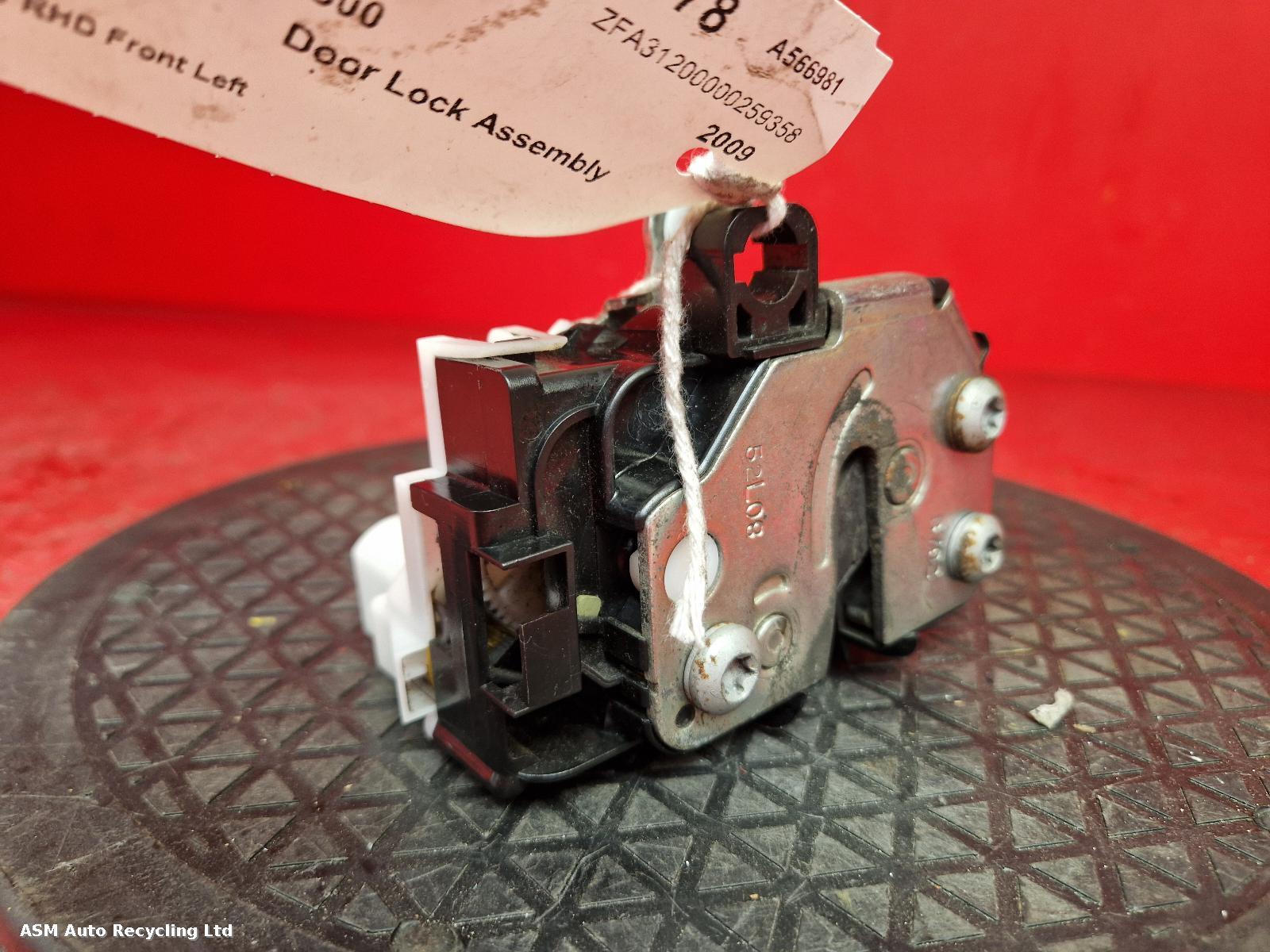 View Auto part Door Lock Assembly Fiat 500 2009