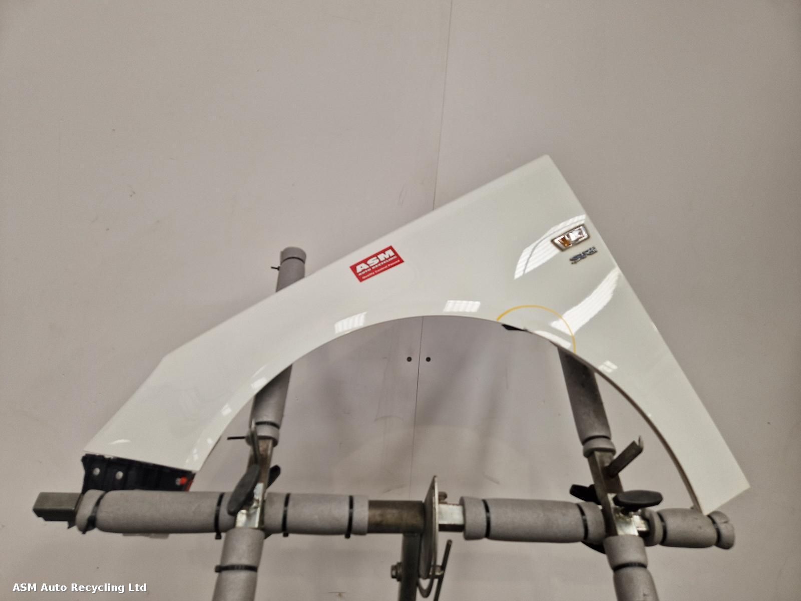 View Auto part L Wing Vauxhall Insignia 2011