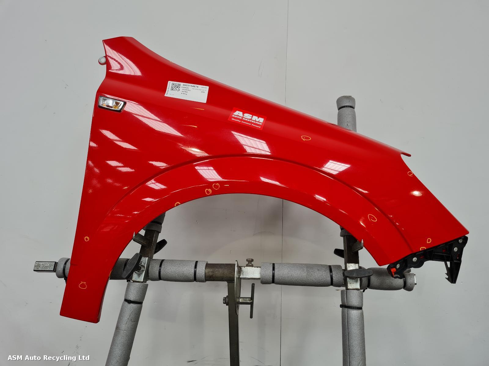 View Auto part R Wing Vauxhall Astra 2006
