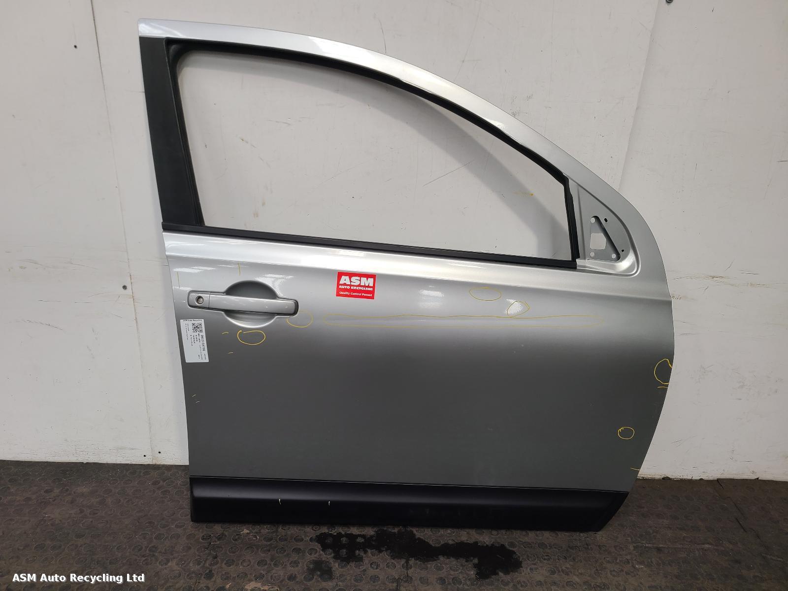 View Auto part R Front Door Nissan Qashqai 2010
