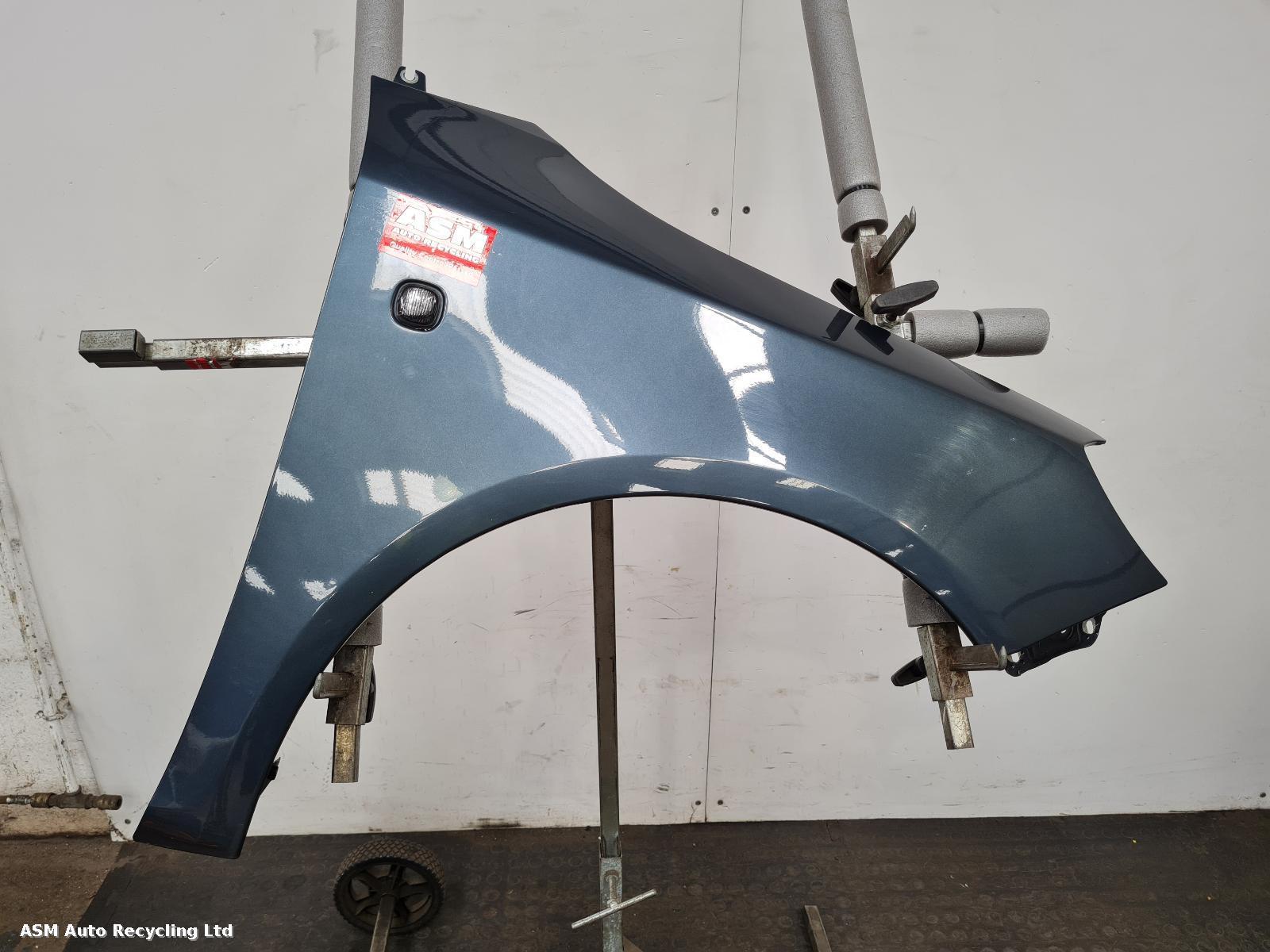 View Auto part R Wing Skoda Roomster 2015