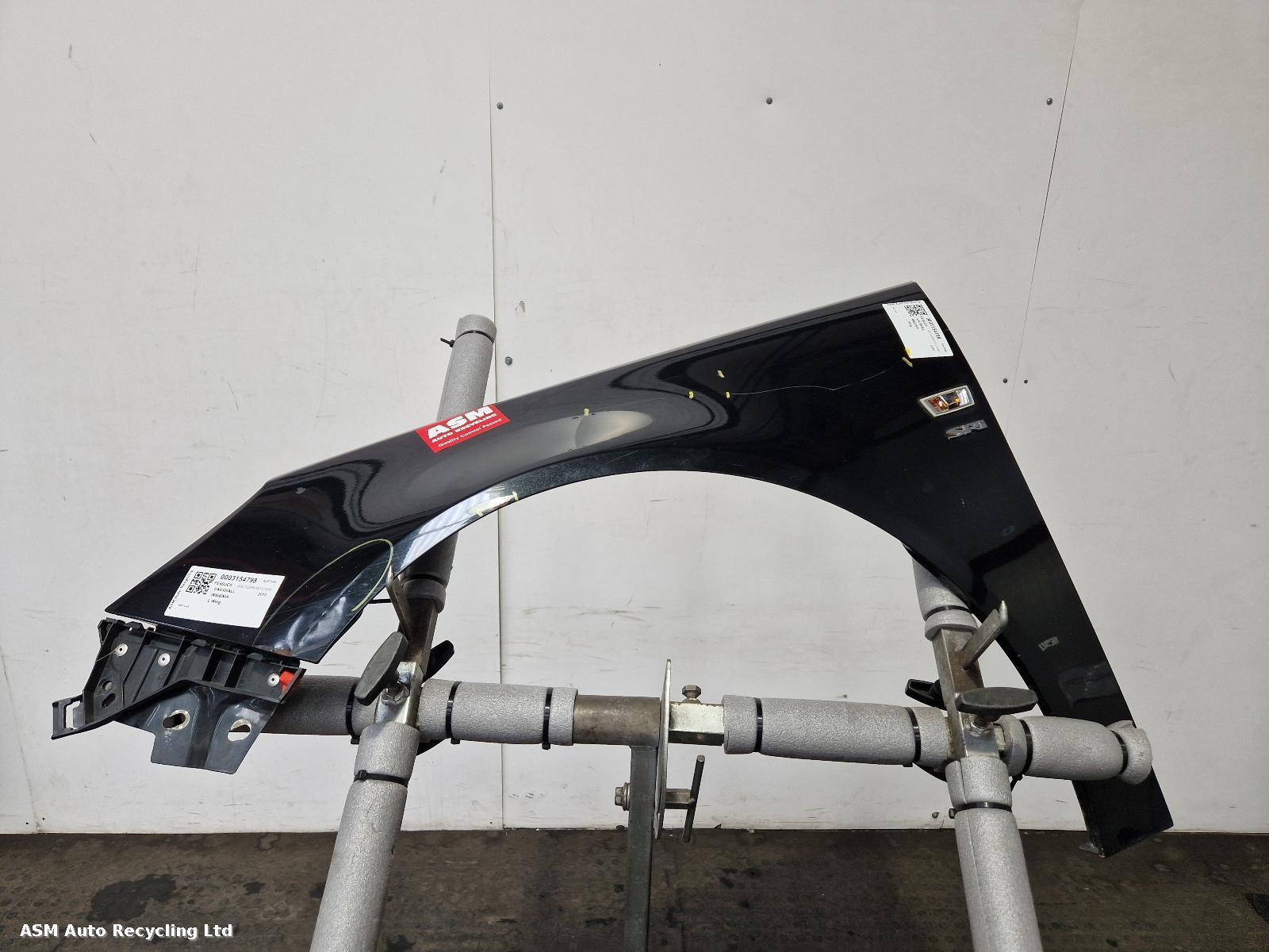 View Auto part L Wing Vauxhall Insignia 2010