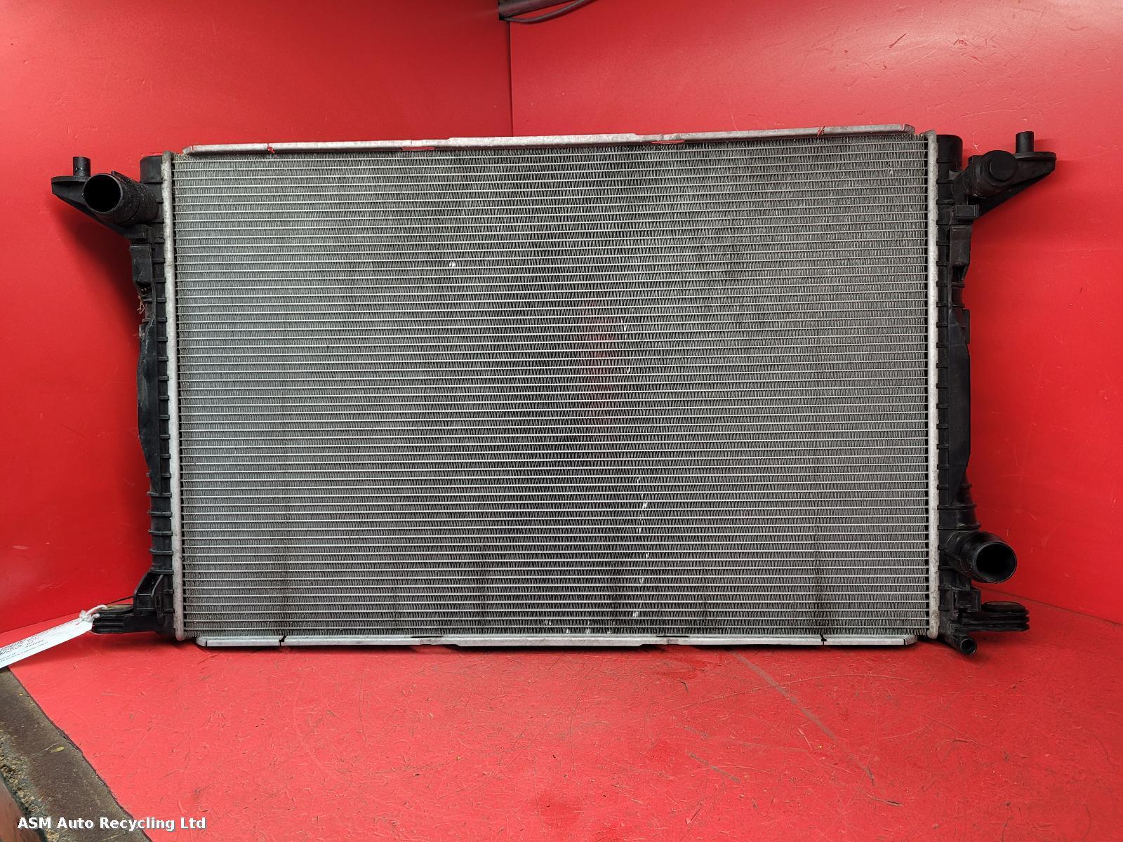 View Auto part Radiator Audi Q7 2017