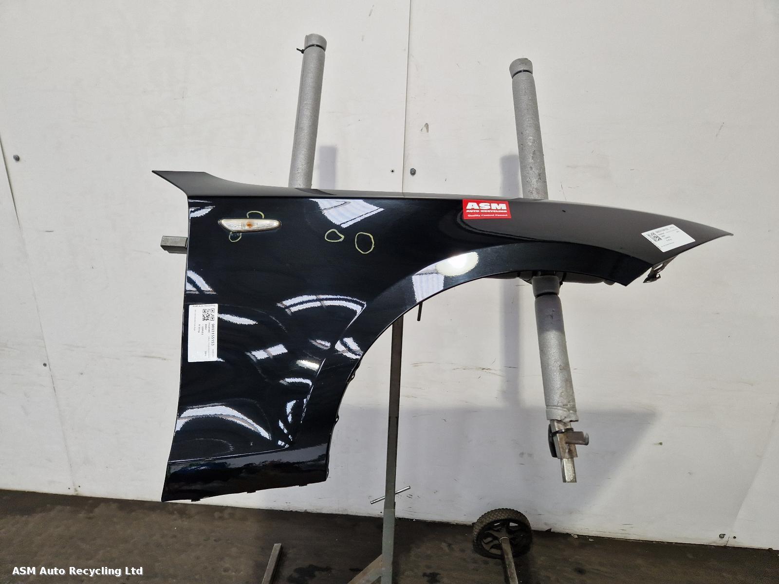 View Auto part R Wing Bmw 1 Series 2010
