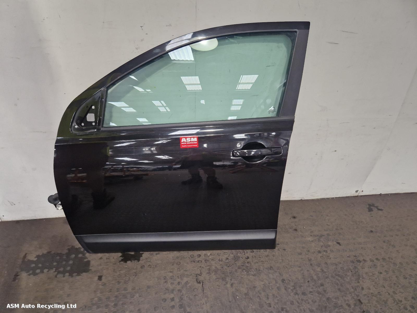 View Auto part L Front Door Nissan Qashqai 2013