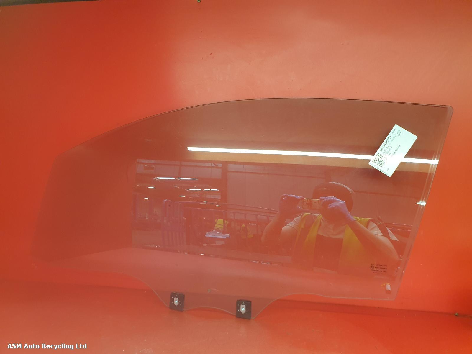 View Auto part LF Door Window Peugeot 108 2017