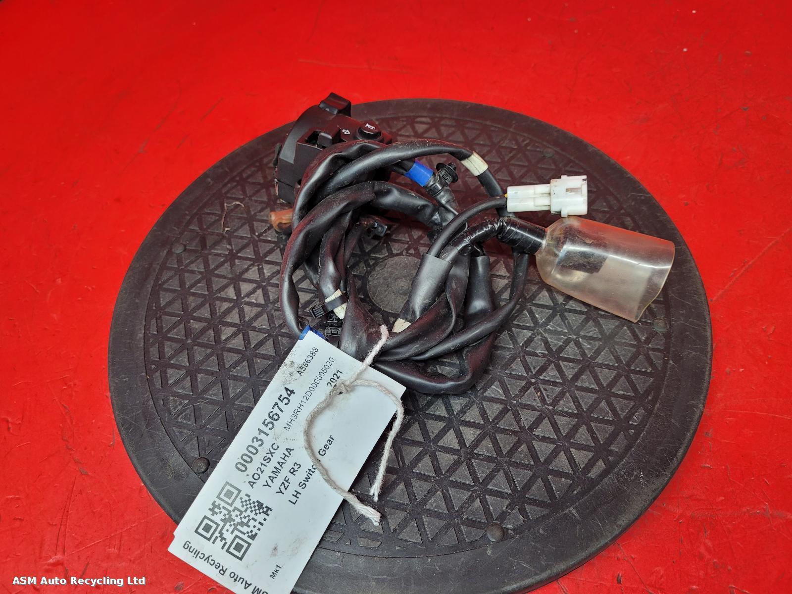 View Auto part LH Switch Gear Yamaha Yzf R3  2021