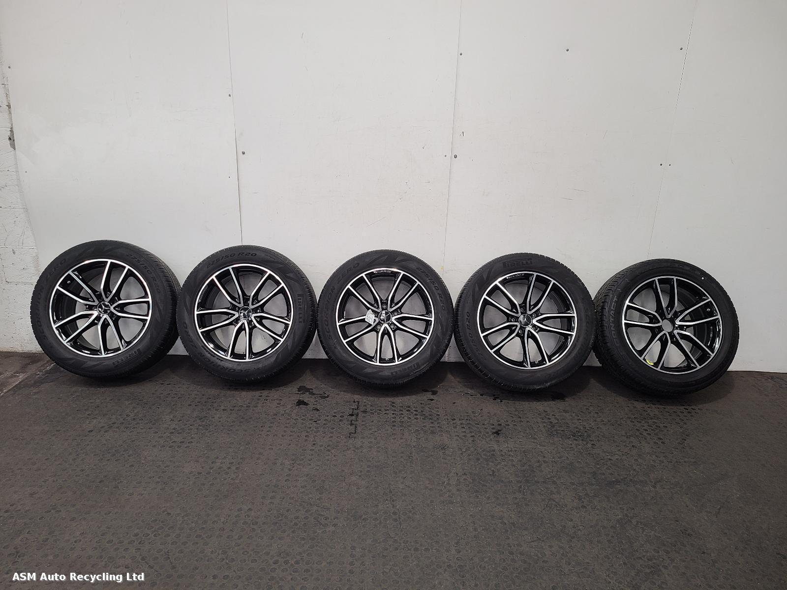 View Auto part Wheel Set Mercedes G Range 2021