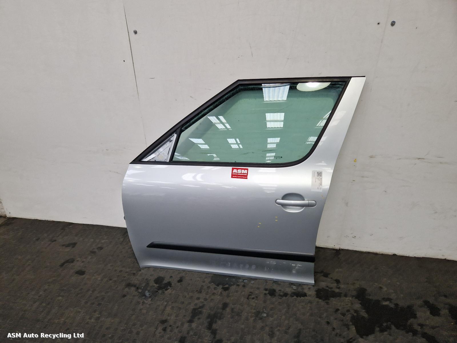 View Auto part L Front Door Skoda Yeti 2015