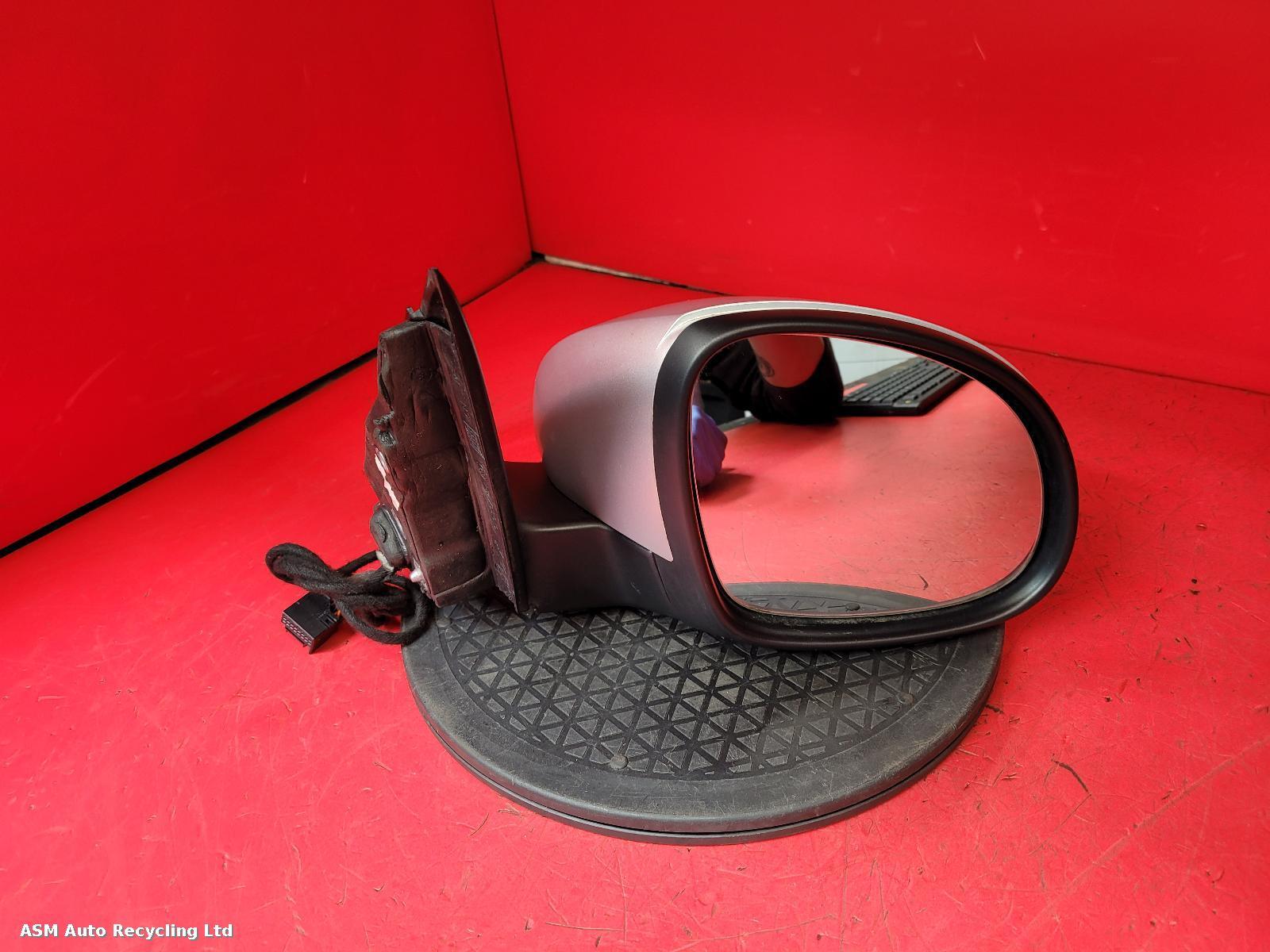 View Auto part R Door Mirror Skoda Yeti 2015