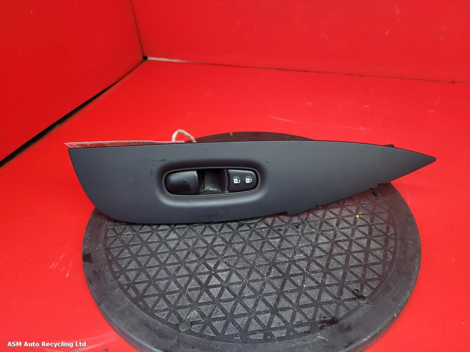 View Auto part Elect. Window Switch Nissan Qashqai 2017