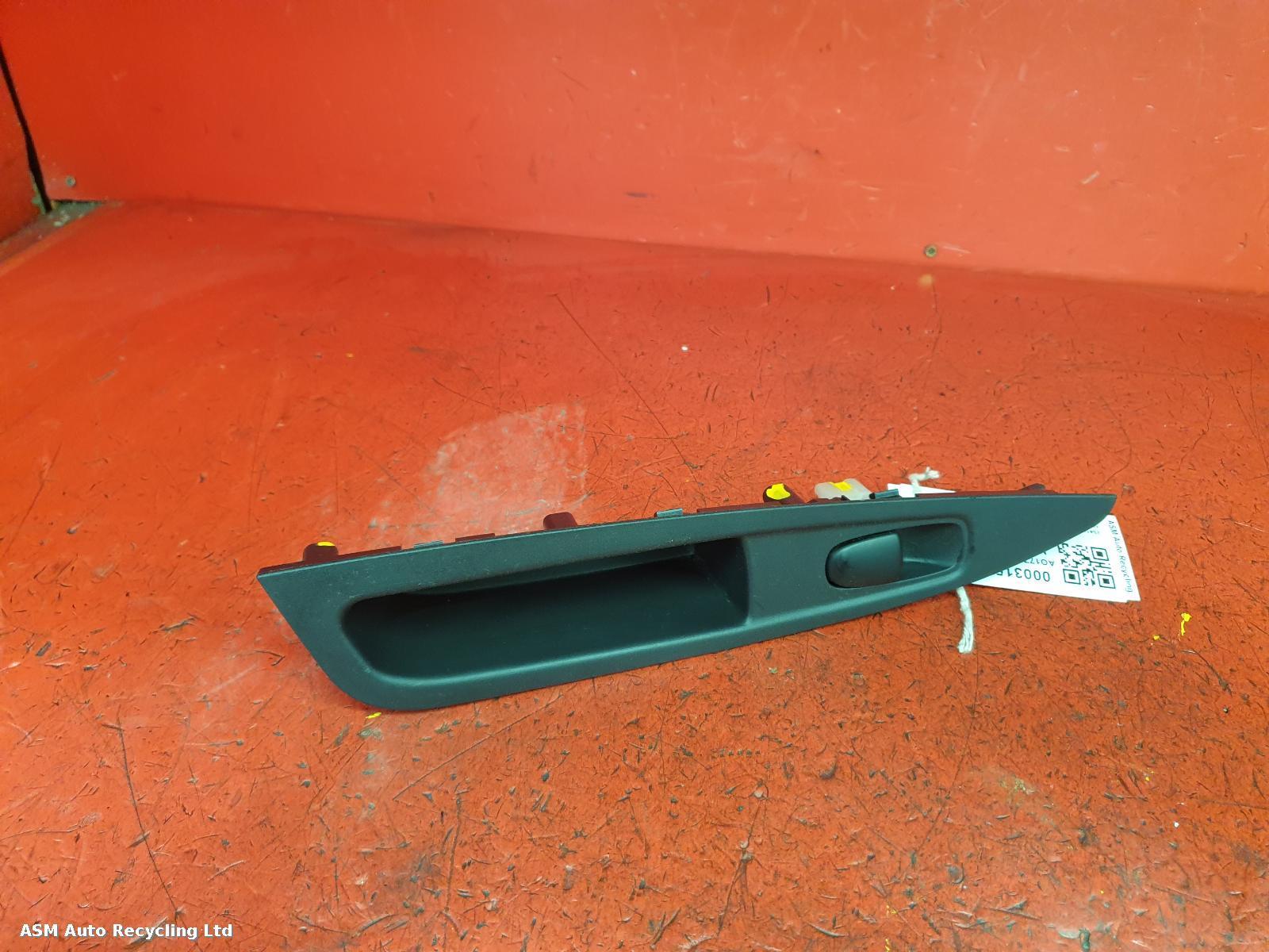 View Auto part Elect. Window Switch Nissan Qashqai 2017