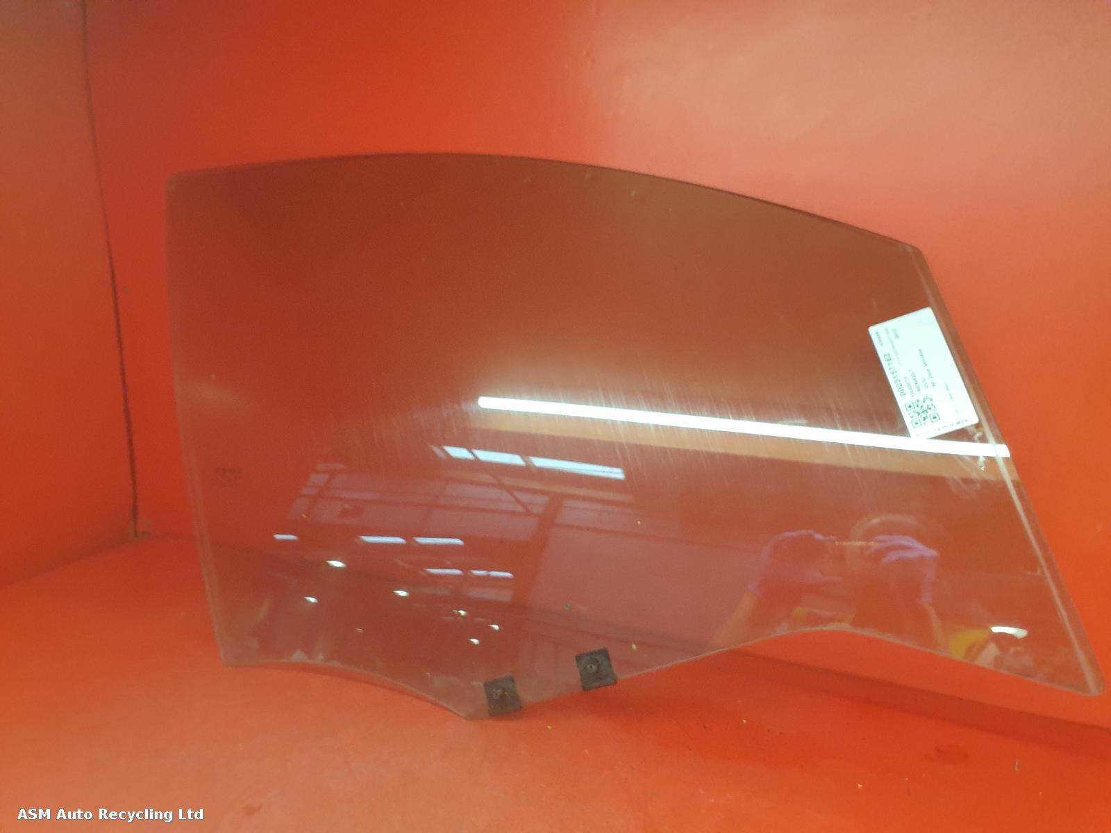 View Auto part RF Door Window Renault Clio 2013