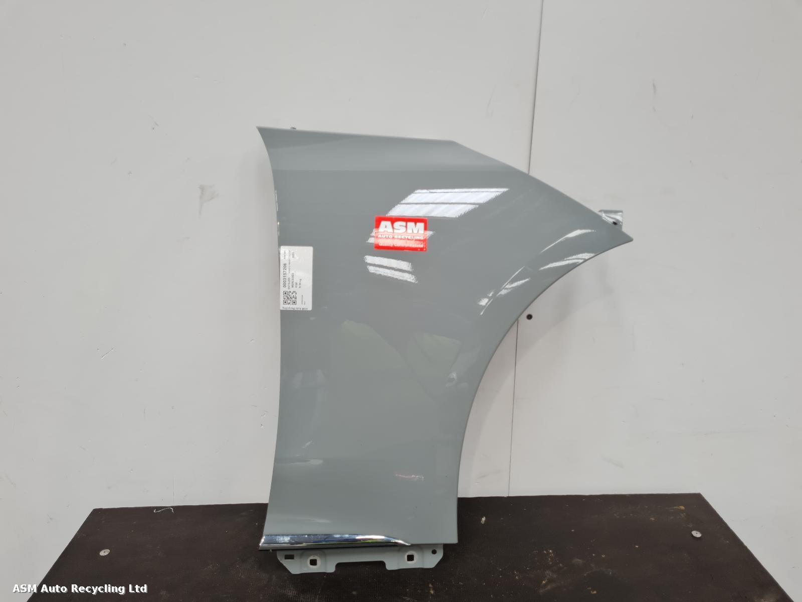 View Auto part R Wing Mercedes Eqe 2023