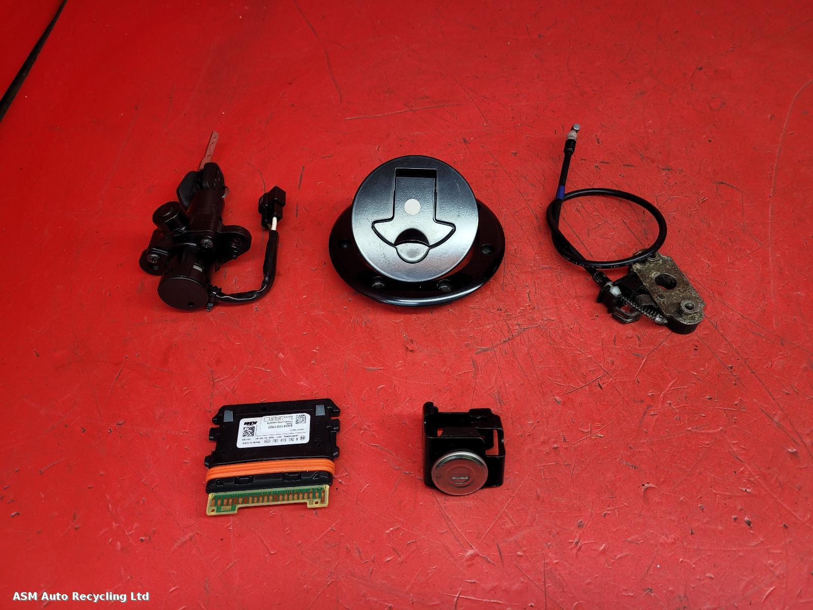 View Auto part Comp.Lock Set + Keys Ktm 125 Duke 2021