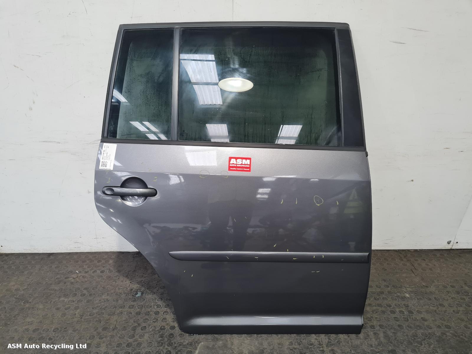 View Auto part R Rear Door Volkswagen Touran 2011