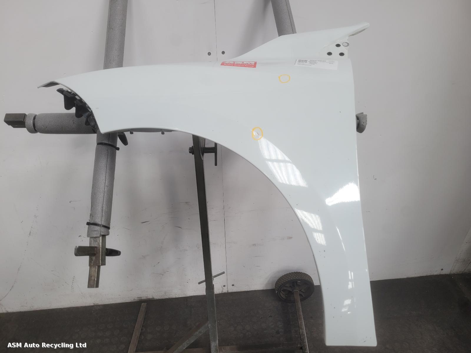 View Auto part L Wing Renault Megane 2013