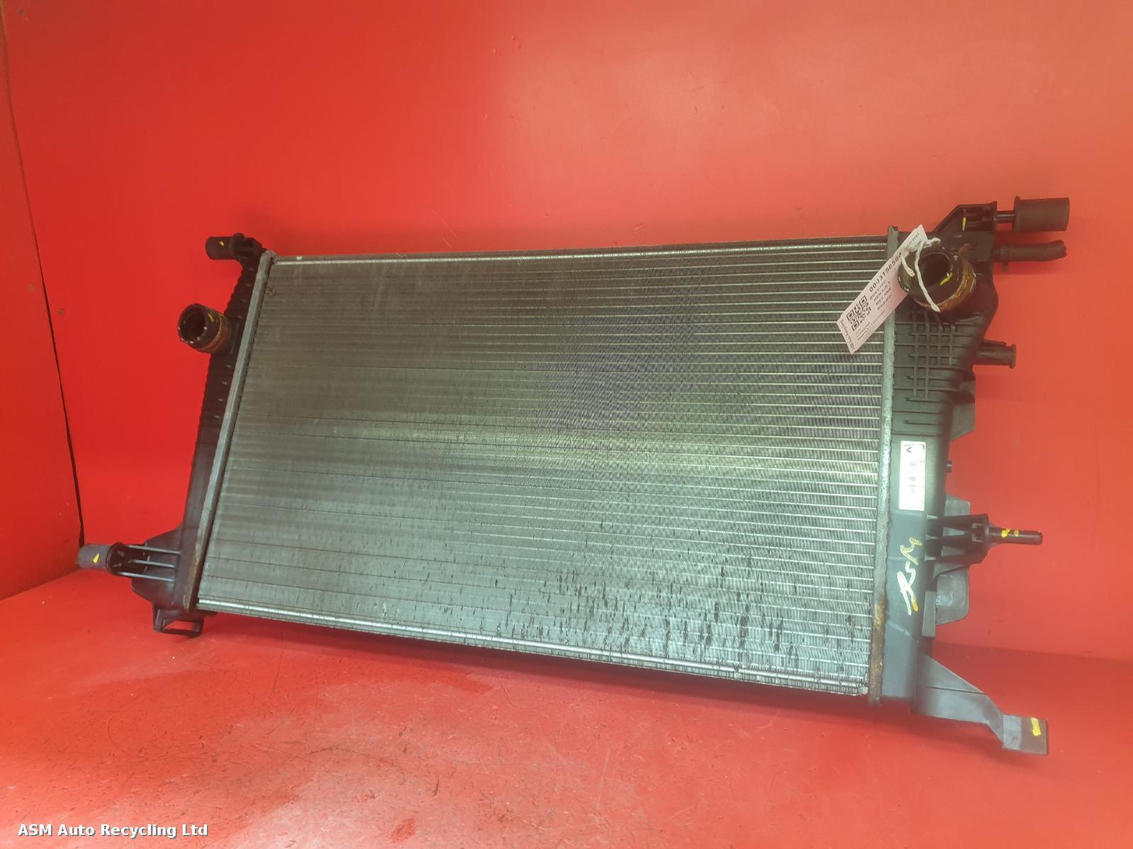 View Auto part Radiator Renault Megane 2013
