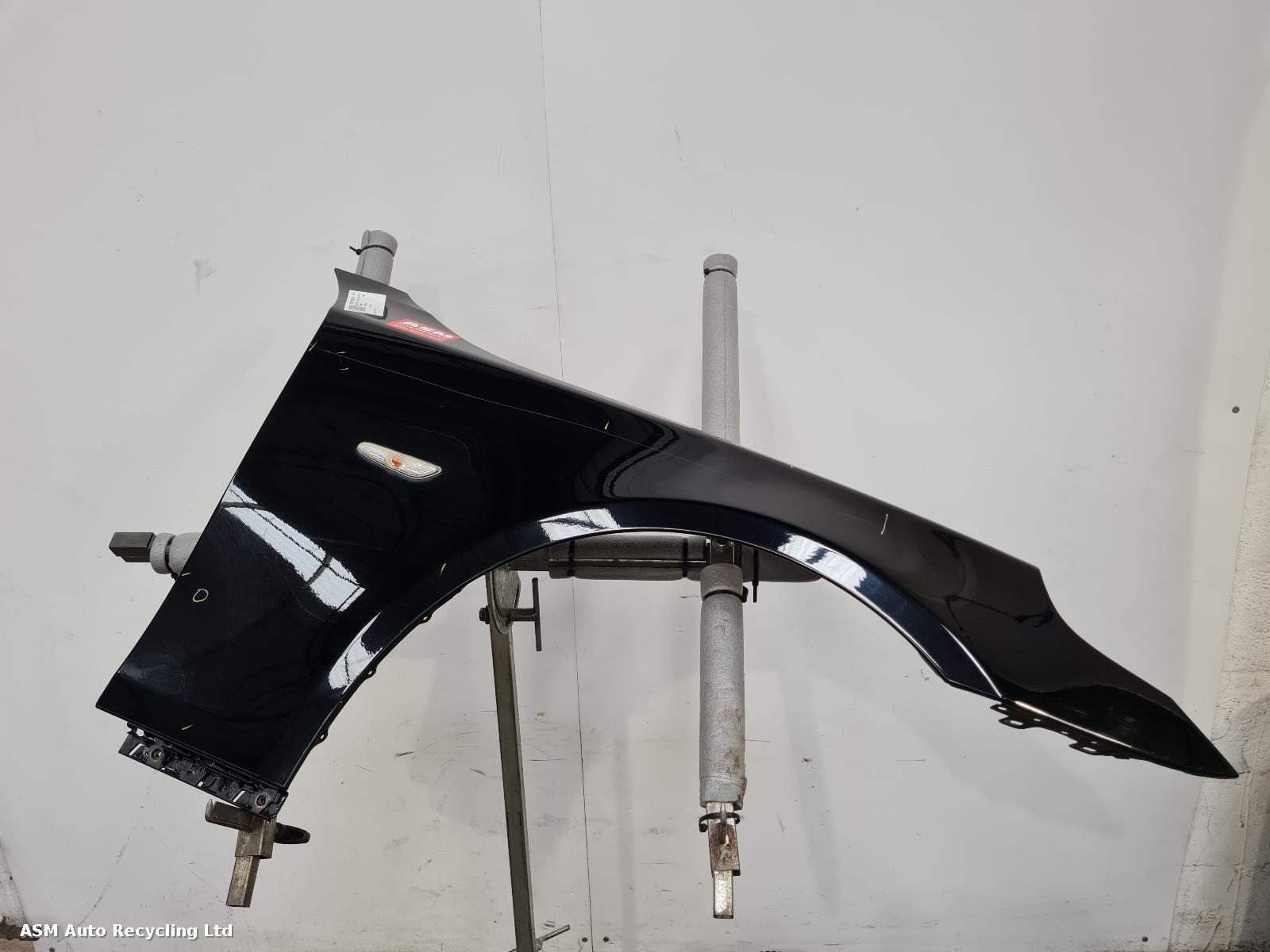 View Auto part R Wing Bmw 5 Series 2007