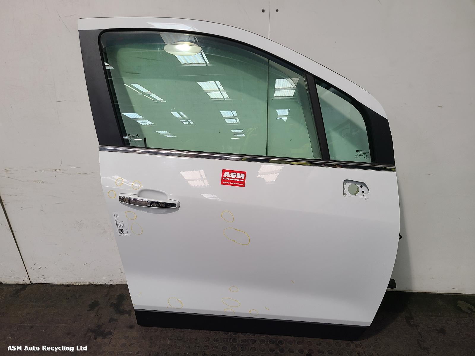 View Auto part R Front Door Vauxhall Mokka 2013